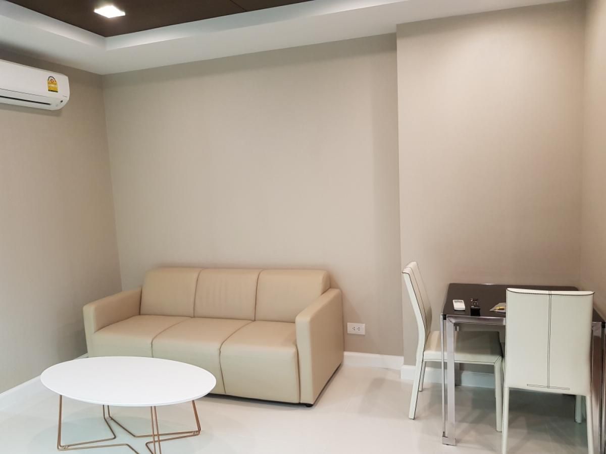 For RentCondoSamut Prakan,Samrong : For rent 📍 The Metropolis Samrong Interchange 📍Convenient transportation, near BTS Samrong, fully furnished and equipped with appliances.