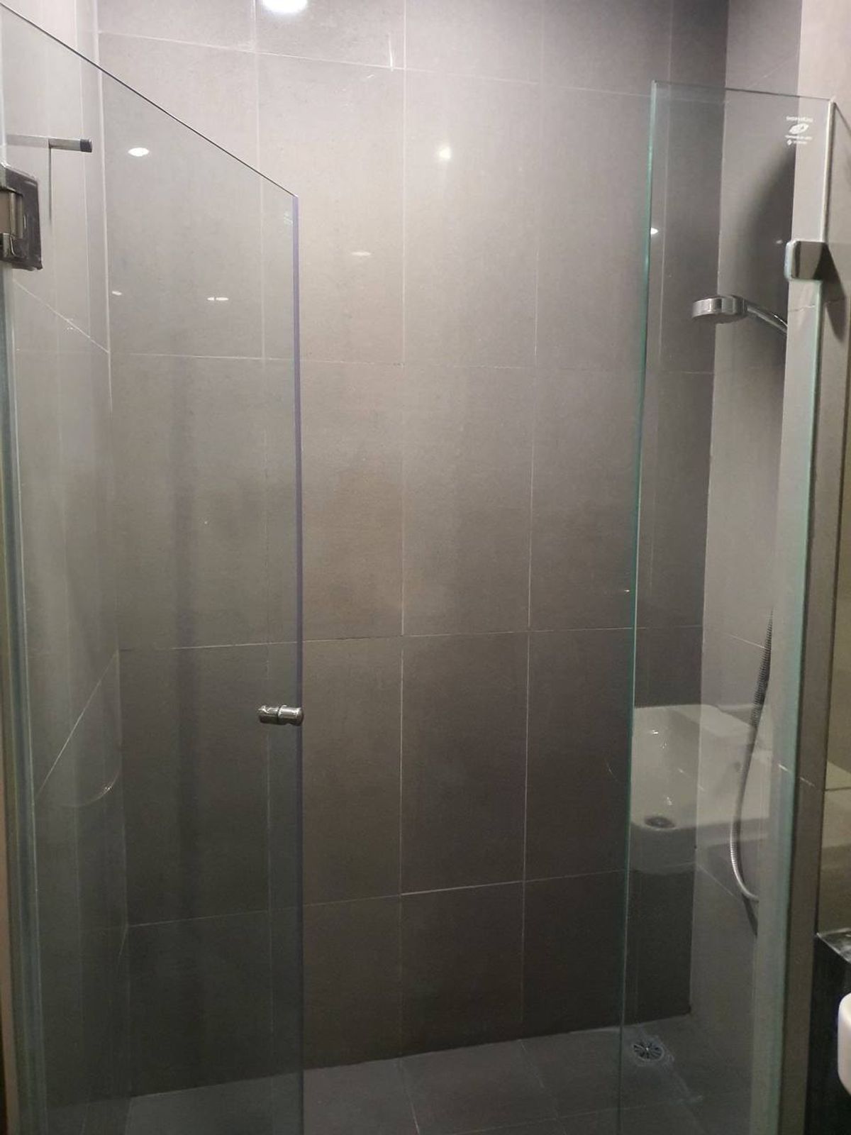 ขายคอนโดสยาม จุฬา สามย่าน : Ashton Chula Silom【𝐒𝐄𝐋𝐋 & 𝐑𝐄𝐍𝐓】🔥โทนเข้มมีคลาส พร้อมเฟอร์ฯบิ้วอินสไตล์เรียบเท่ทุกมุมห้อง🔥  ติดต่อไลน์ไอดี: @hacondo