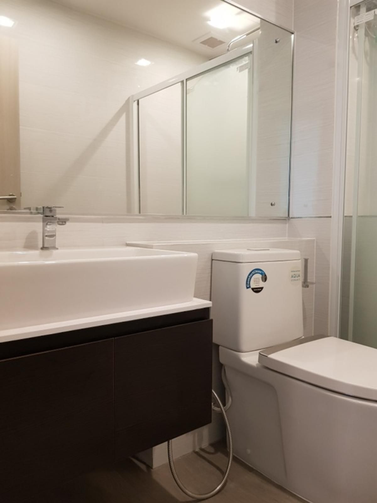 For RentCondoSamut Prakan,Samrong : For rent 📍 The Metropolis Samrong Interchange 📍Convenient transportation, near BTS Samrong, fully furnished and equipped with appliances.