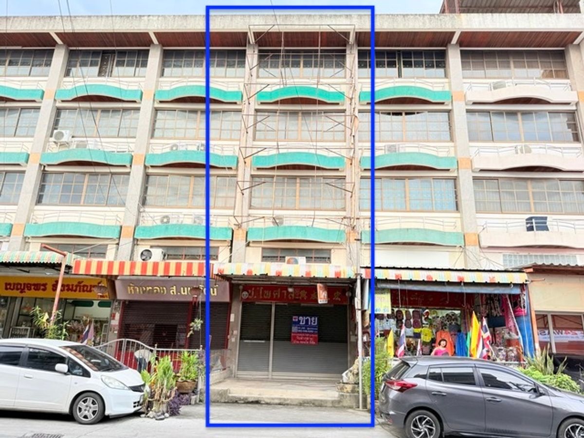 ขายอาคารพาณิชย์นนทบุรี บางใหญ่ บางบัวทอง : ขายตึกแถว 4ชั้นครึ่ง 34ตรว.โครงสร้างดีเกินมาตรฐาน ติดถนนบางกรวย-ไทรน้อย ใกล้วัดชลอ 200เมตร 