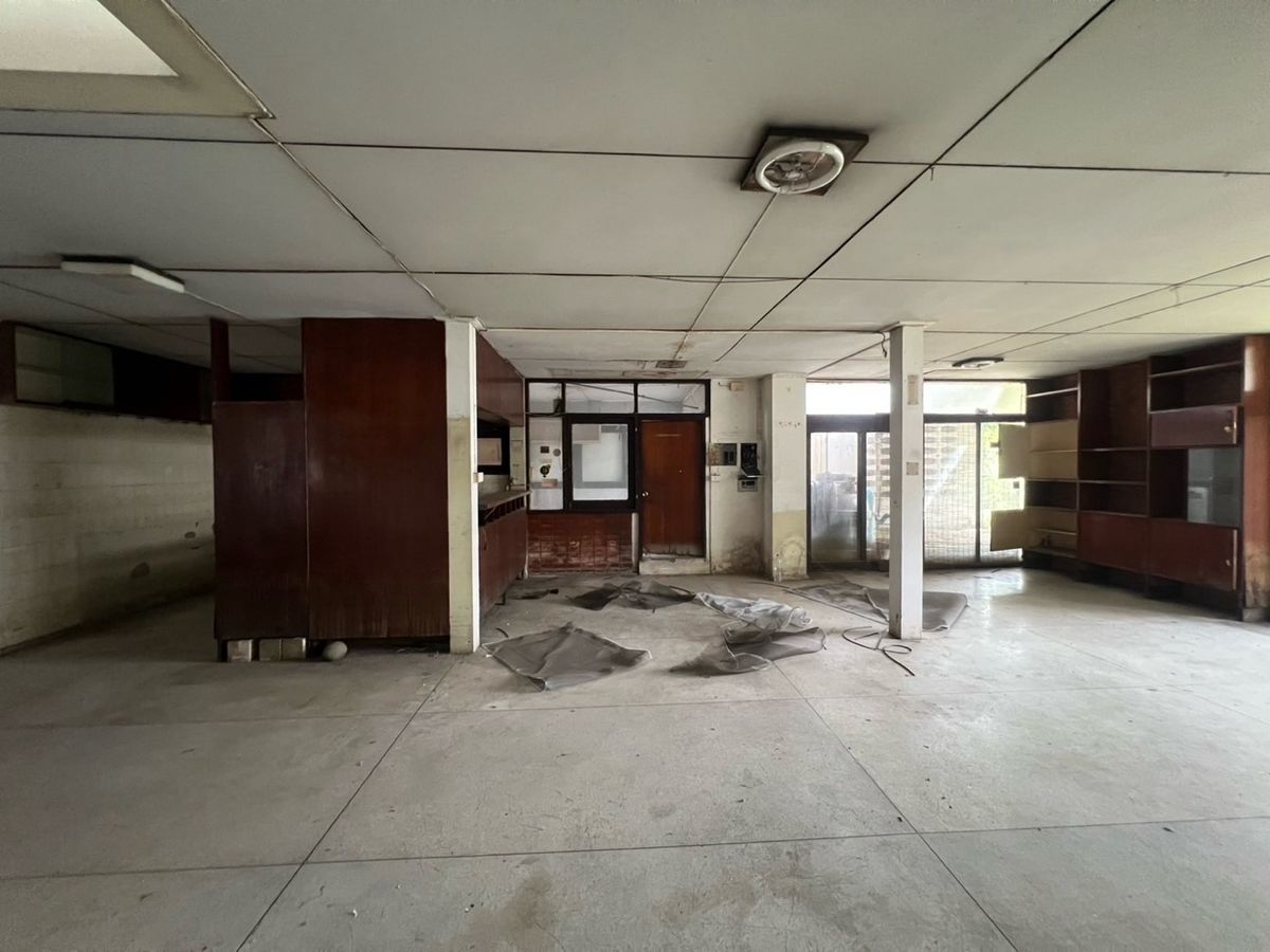 ให้เช่าร้านค้า/ตลาดนัดสุขุมวิท อโศก ทองหล่อ : ให้เช่าบ้านเดี่ยวเอกมัย และที่ดินเอกมัย 1 ไร่ ทำธุรกิจ ที่จอดรถมากว่า 30 คัน เหมาะ คาเฟ่ / ร้านอาหาร / สปา / โรงเรียน / สนามกีฬา / Community