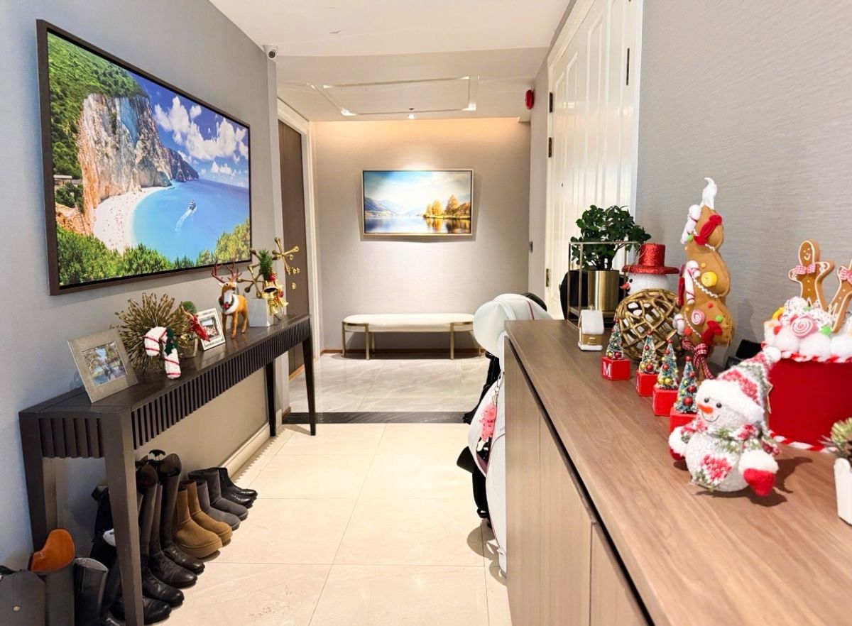 ขายคอนโดวิทยุ ชิดลม หลังสวน : Athenee Residence✨🏡
คอนโด Feel Like Home ไซต์ใหญ่มากๆใครอยู่เเบบครอบครัวใหญ่ต้องห้องนี้เลยน้าา 🍃พร้อมขาย 120 mb‼️