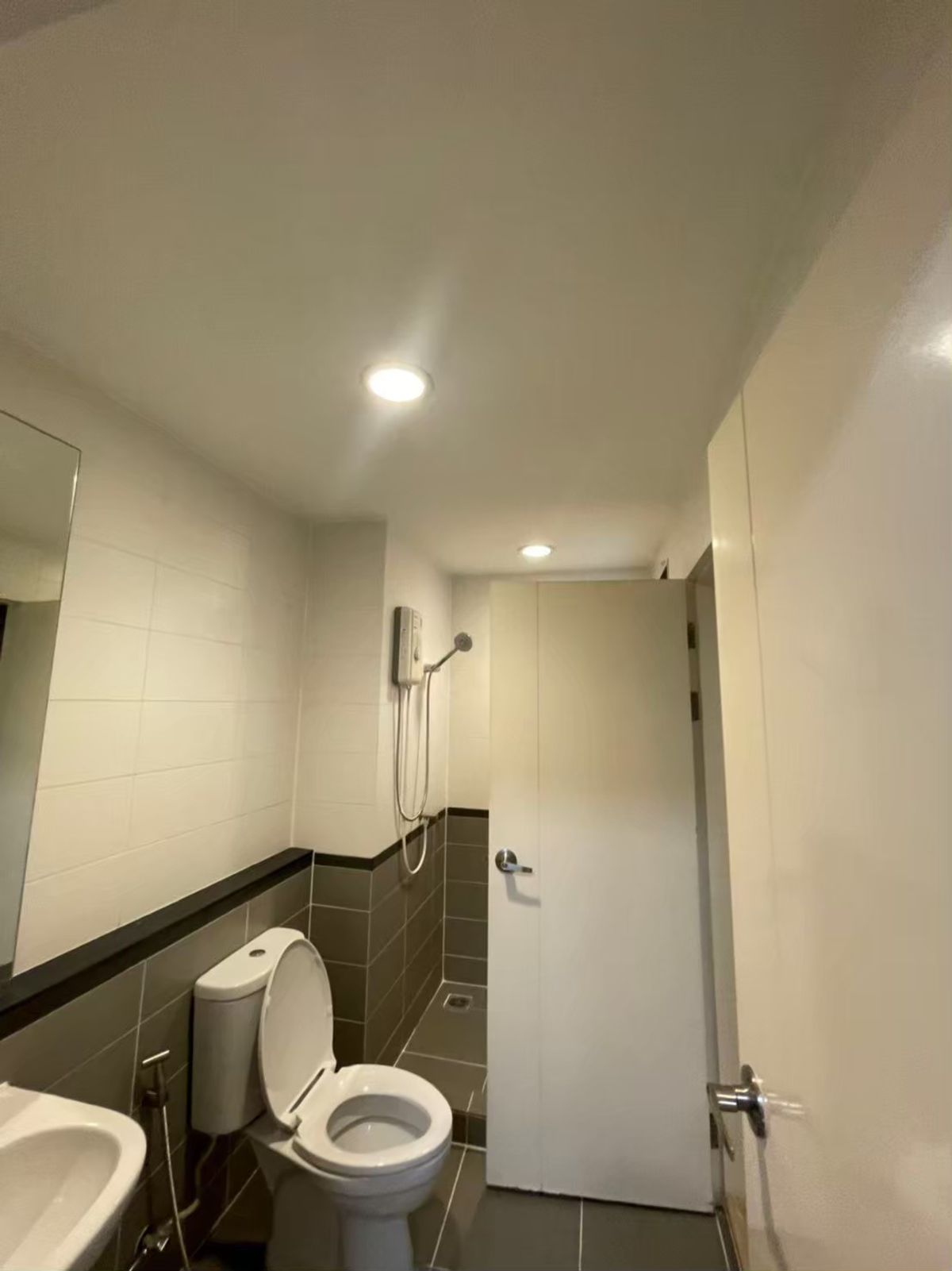 ขายทาวน์โฮมอ่อนนุช อุดมสุข : 🏡 ขายด่วน! ทาวน์โฮม 3 ชั้น Baan Klangmuang Sukhumvit 77 – Onnut 17 ทำเลทองใจกลางอ่อนนุช ใกล้ BTS เดินทางสะดวก [KOh250801]