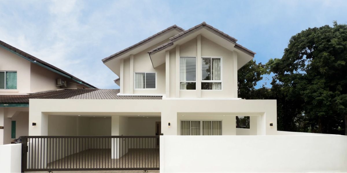 For SaleHouseChiang Mai : Kwan Wiang House — a spacious, peaceful, newly renovated modern luxury single house, fully equipped with appliances, surrounded by more than 8 leading international schools.