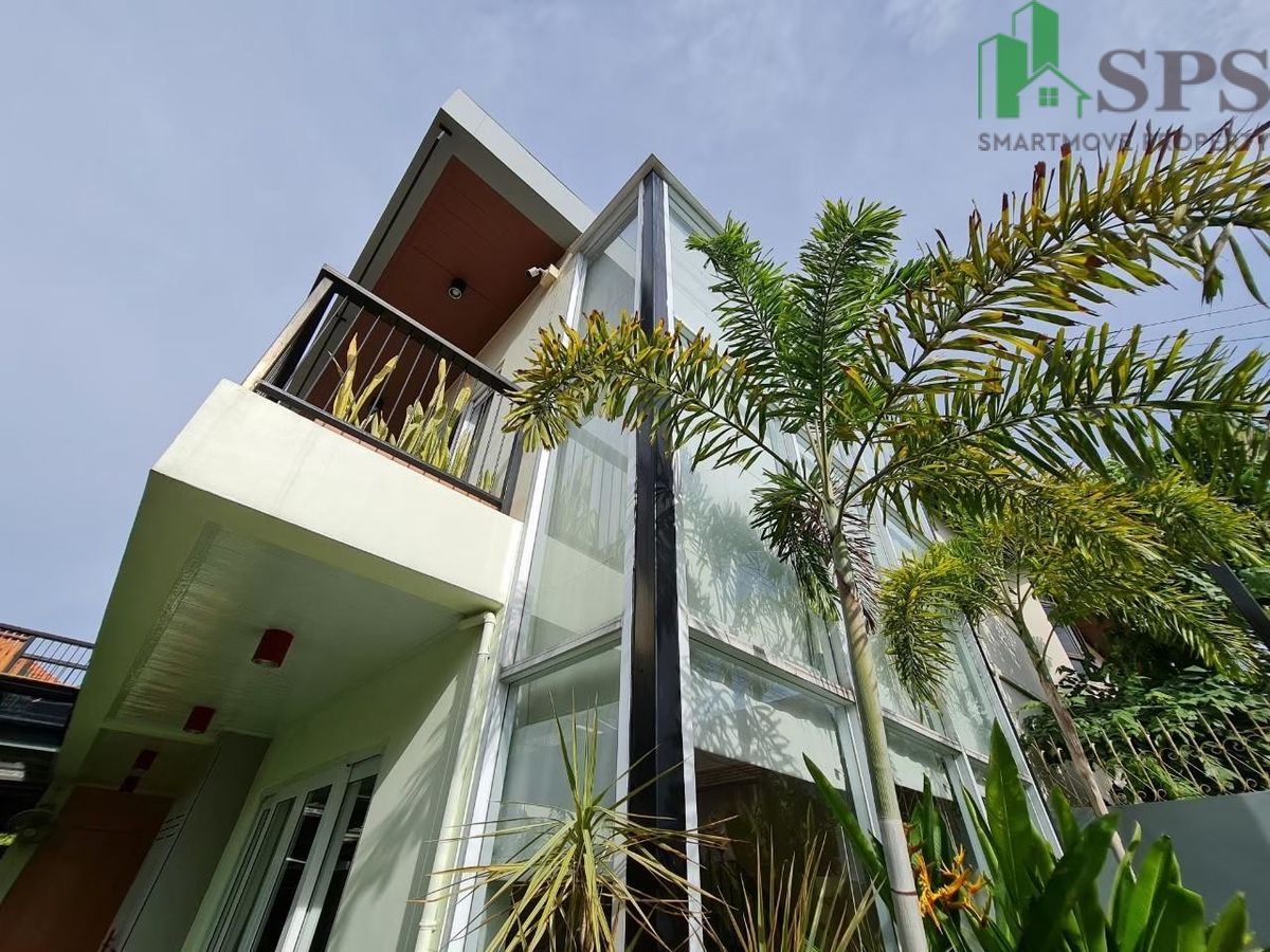 ให้เช่าบ้านบางนา แบริ่ง ลาซาล : Detached House for Rent: Napalai Village Bangna beautifully decorated บ้านเดี่ยวบางนา หมู่บ้านนภาลัย แต่งสวยพร้อมอยู่ ( SPSEVE1078 )