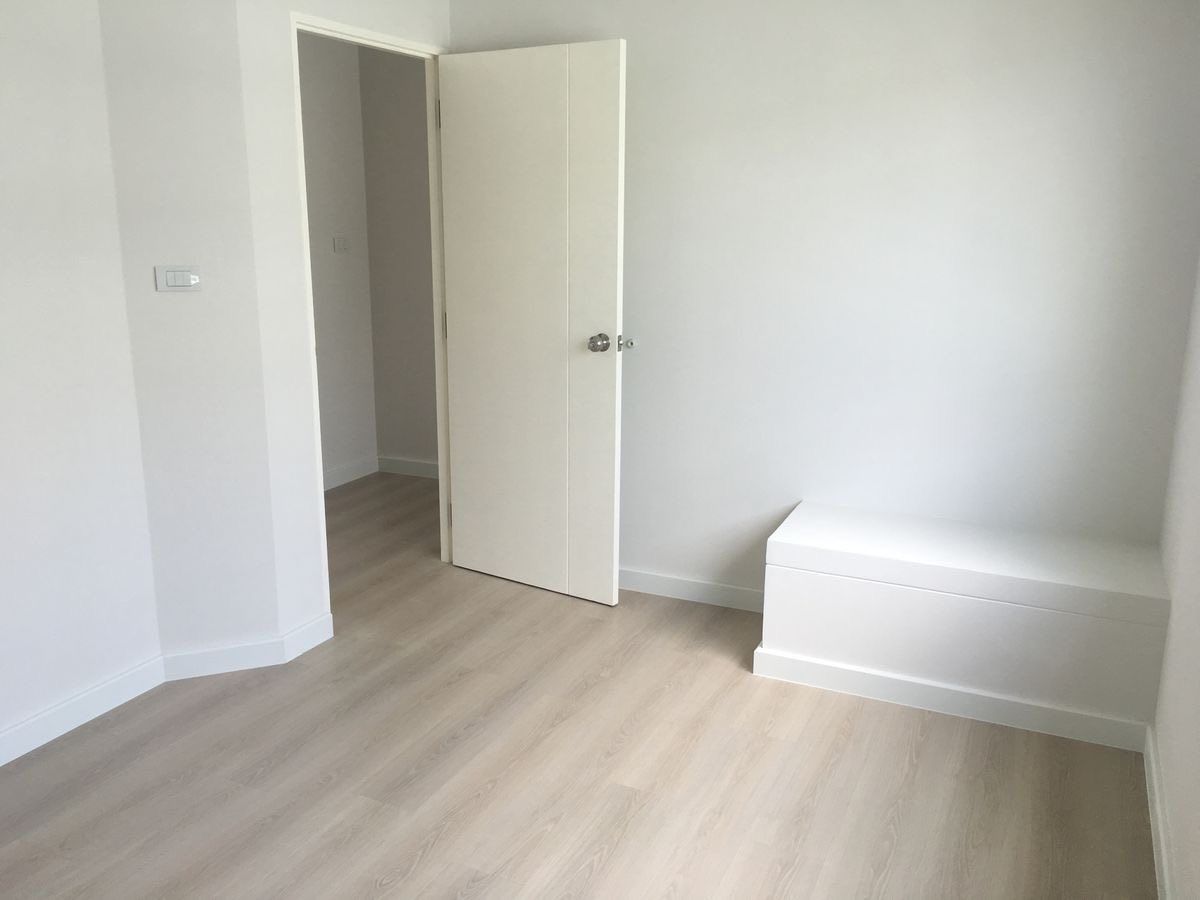 TownhomeBangna, Bearing, Lasalle : K-6494 Sale/Rent a Townhome, Indie Project, Bang Na Km. 7, empty house with air conditioner near Mega Bangna.