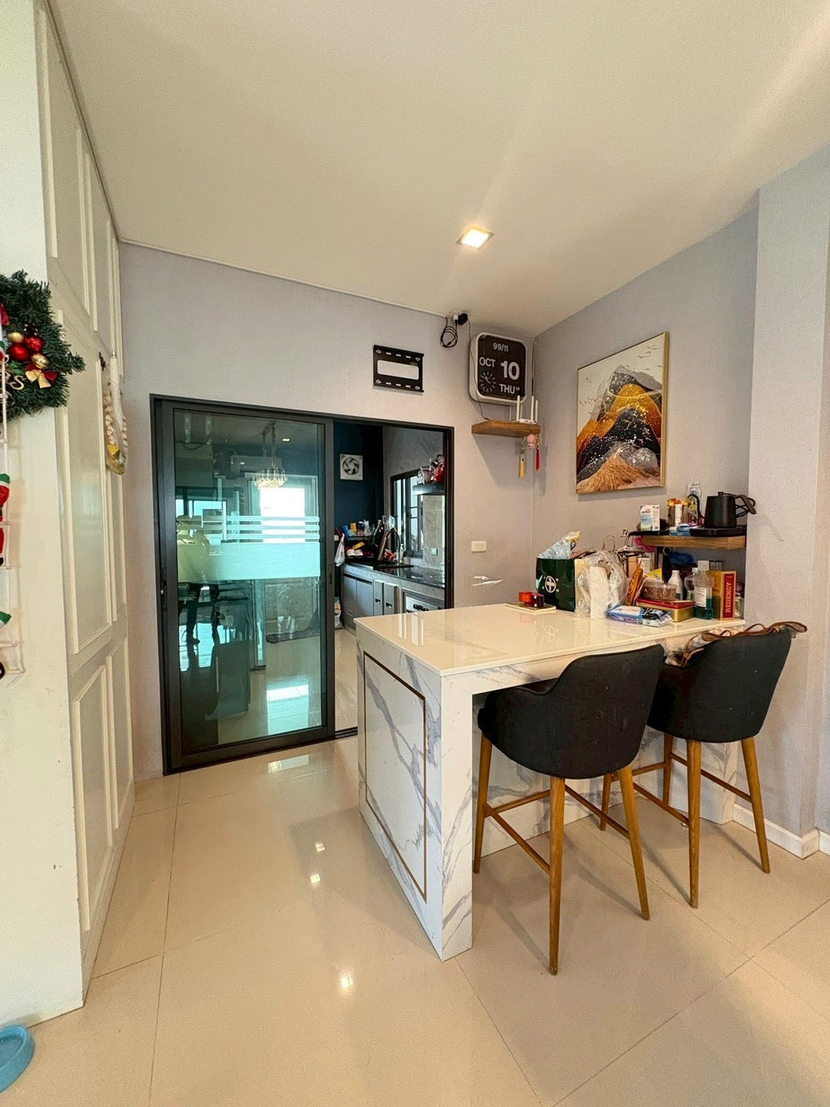 For RentHouseVipawadee, Don Mueang, Lak Si : house, 15 minutes to Don Mueang Airport, 4 bedrooms, 5 bathrooms, fully furnished, ready to move in.
