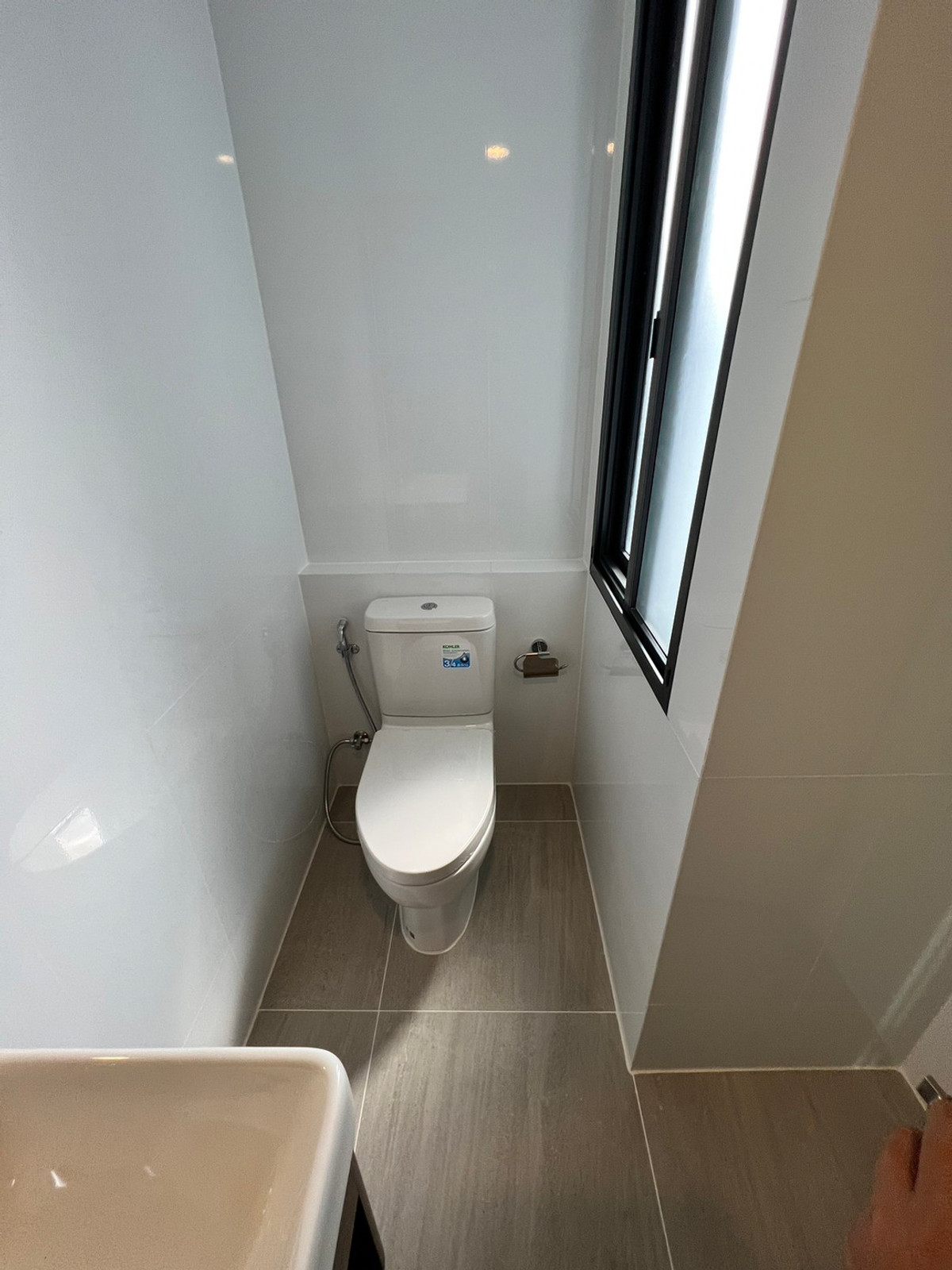 For RentHouseVipawadee, Don Mueang, Lak Si : Corner townhome, 5-mins drive to Harrow International School. Pets allowed. can register a Company. Additional furniture can be requested.