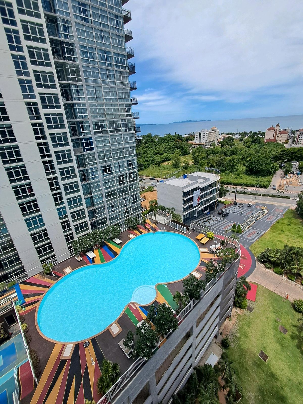 For SaleCondoPattaya, Bangsaen, Chonburi : Condo for urgent sale, AD The Grand Jomtien Pattaya, 12th floor, sea view, pool view, built-in furniture, complete electrical appliances, 200 meters from the sea, Jomtien Road 2