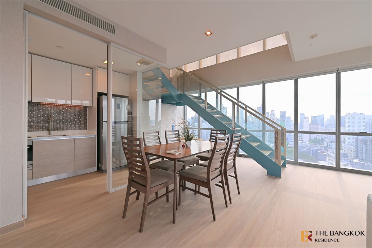 For RentCondoSukhumvit, Asoke, Thonglor : The Room Sukhumvit 21 🛌🏻 2-Bedroom, Great Stunning Vadhana View 💫  Near BTS Asok