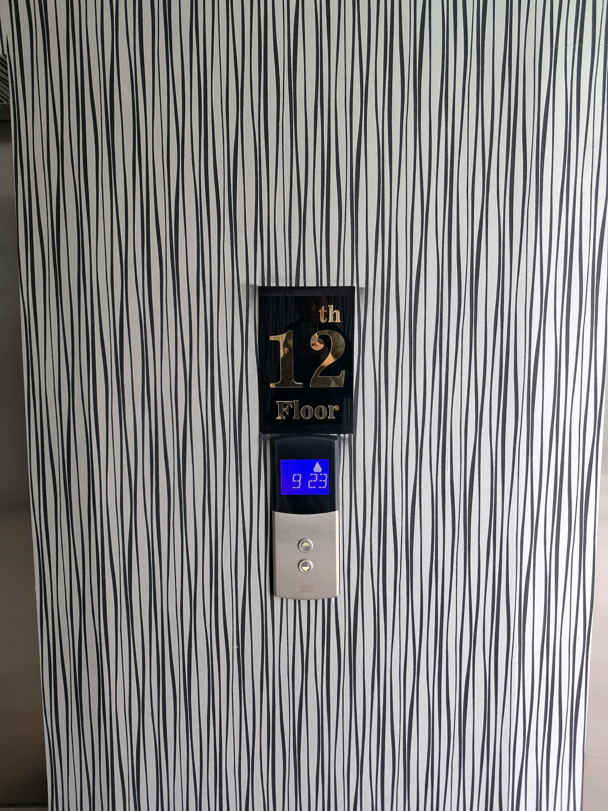 For SaleCondoPattaya, Bangsaen, Chonburi : Condo for urgent sale, AD The Grand Jomtien Pattaya, 12th floor, sea view, pool view, built-in furniture, complete electrical appliances, 200 meters from the sea, Jomtien Road 2