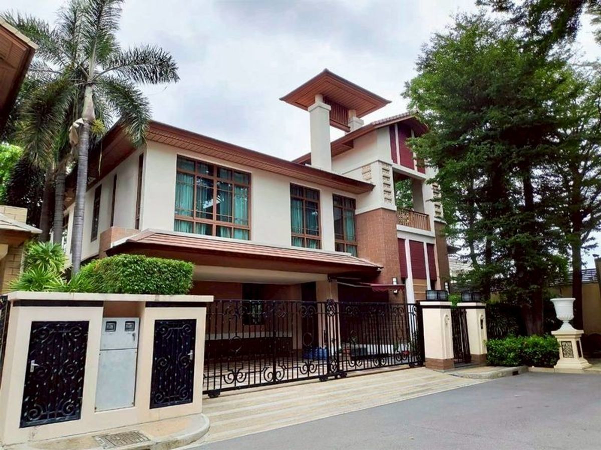 ให้เช่าบ้านพัฒนาการ ศรีนครินทร์ : HR2750ให้เช่า บ้านเดี่ยวสุดหรู โครงการแสนสิริ สุขุมวิท 67  สระว่ายน้ำส่วนตัว ใกล้ BTS พระโขนง