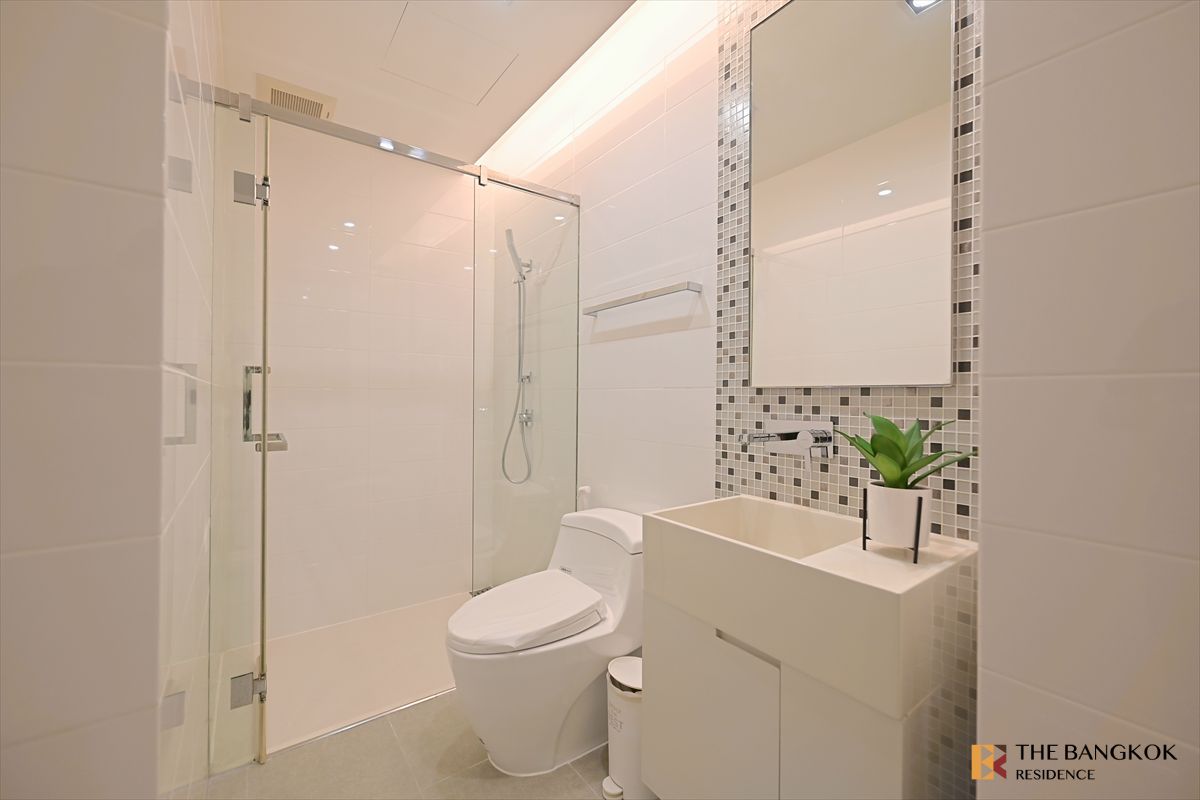 For RentCondoSukhumvit, Asoke, Thonglor : The Room Sukhumvit 21 🛌🏻 2-Bedroom, Great Stunning Vadhana View 💫  Near BTS Asok