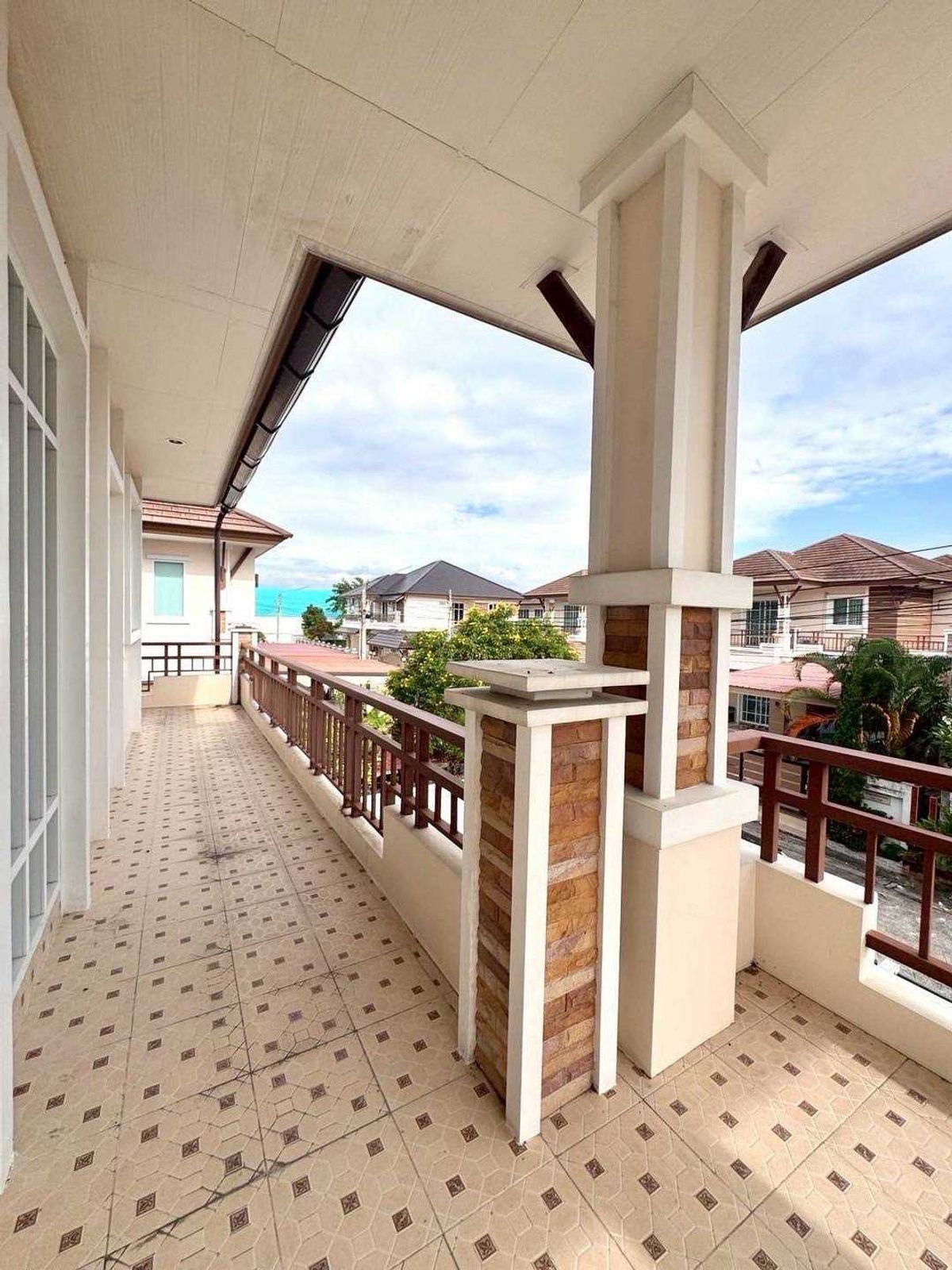 HouseSriracha Laem Chabang Ban Bueng : Detached House for Sale: Siam Thara Mantra Village, 207 sqm, near Motorway