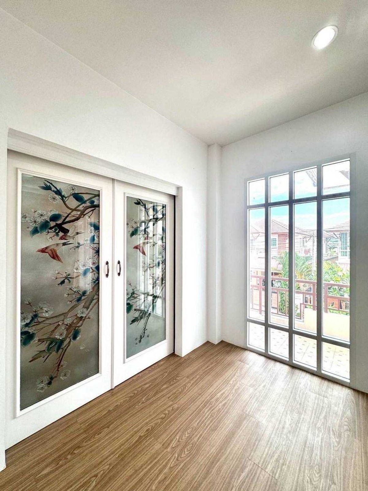 HouseSriracha Laem Chabang Ban Bueng : Detached House for Sale: Siam Thara Mantra Village, 207 sqm, near Motorway