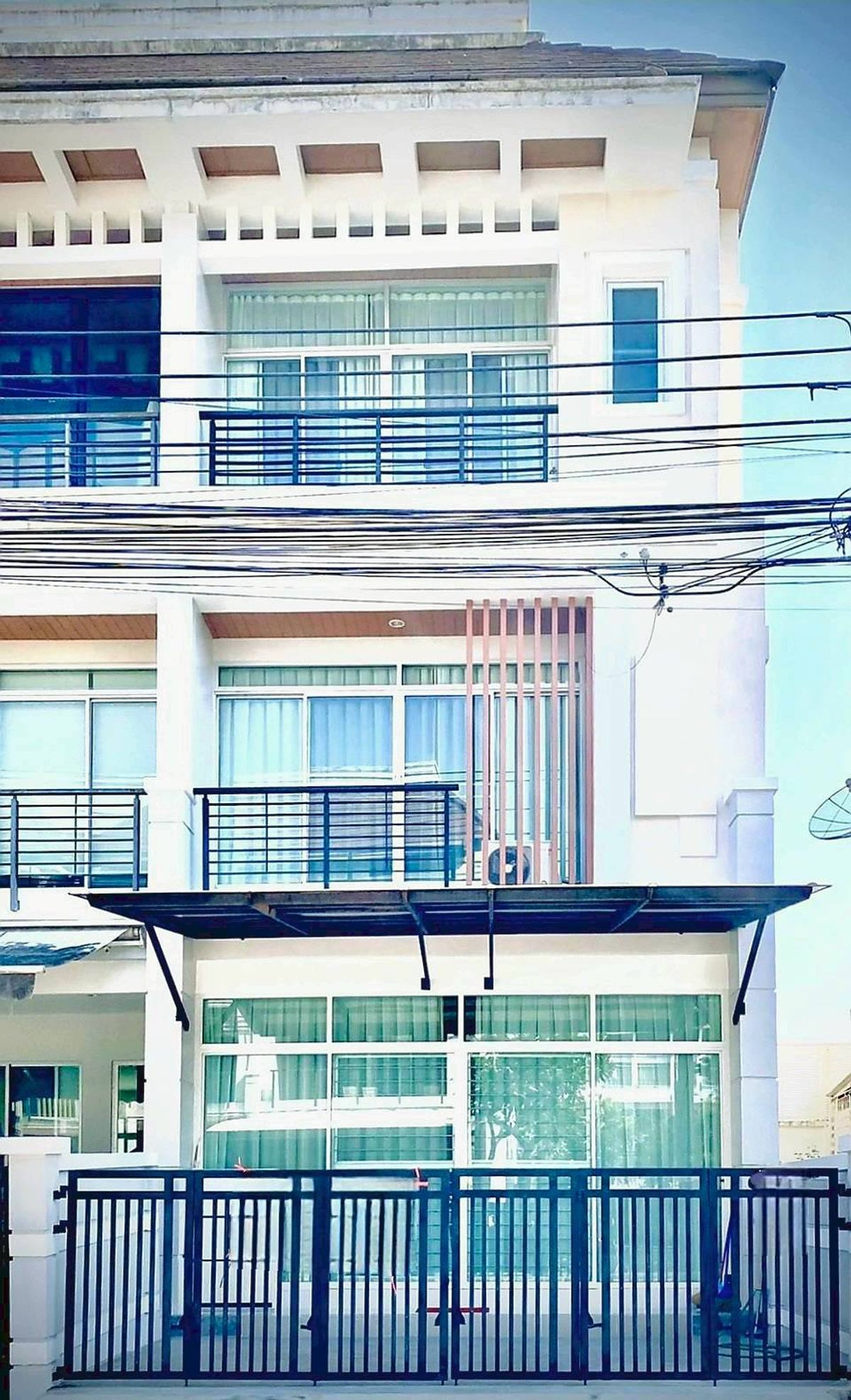 ให้เช่าทาวน์โฮมพัฒนาการ ศรีนครินทร์ : ให้เช่า บ้านทาวน์โฮม ม.บ้านกลางเมือง ศรีนครินทร์ เออร์บาเนียน ศรีนครินทร์ 46/1 ตรงข้ามพาราไดซ์พาร์ค 