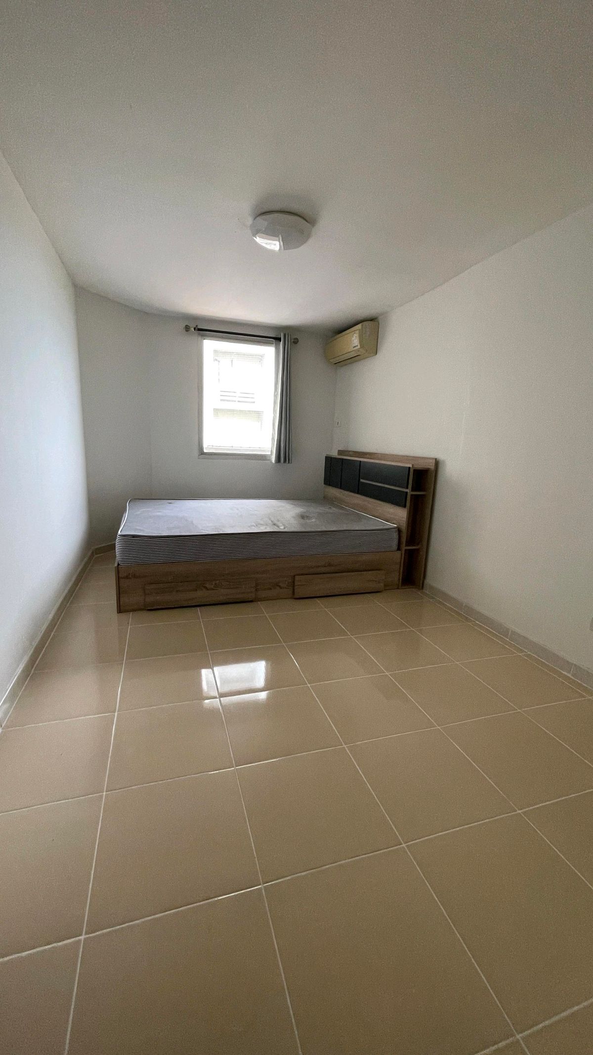 ให้เช่าคอนโดพระราม 3 สาธุประดิษฐ์ : 28/F 93SQM.3bedroom.2bath.
River view. fully funiture.