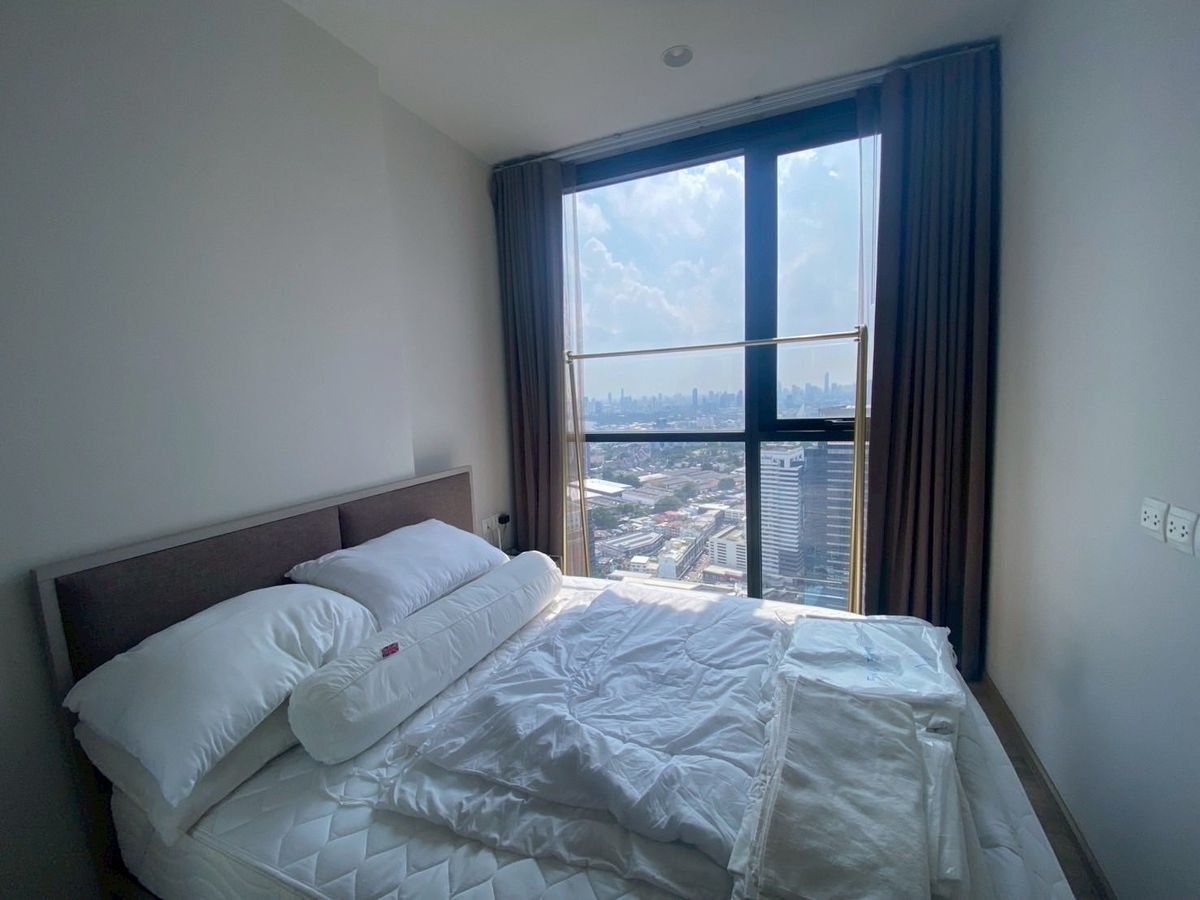 ให้เช่าคอนโดสุขุมวิท อโศก ทองหล่อ : ✨ ให้เช่า Oka Haus Sukhumvit 36 คอนโดหรู ใจกลางสุขุมวิท ตกแต่งครบ พร้อมเข้าอยู่ ใกล้ BTS ทองหล่อ & เอกมัย เดินทางสะดวก วิวสวย สิ่งอำนวยความสะดวกครบ