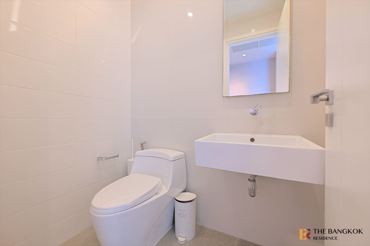 For RentCondoSukhumvit, Asoke, Thonglor : The Room Sukhumvit 21 🛌🏻 2-Bedroom, Great Stunning Vadhana View 💫  Near BTS Asok