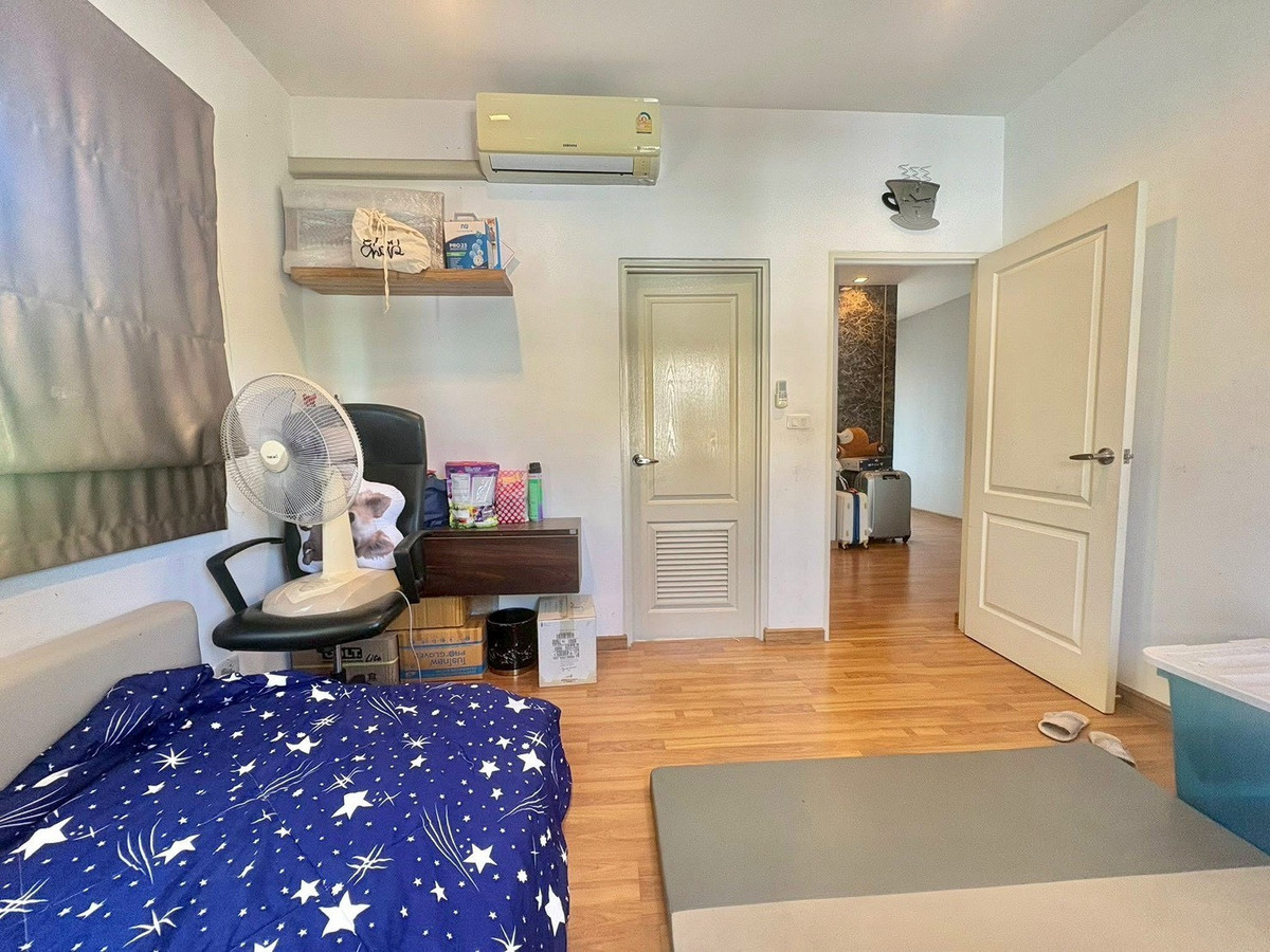 For RentHouseVipawadee, Don Mueang, Lak Si : house, 15 minutes to Don Mueang Airport, 4 bedrooms, 5 bathrooms, fully furnished, ready to move in.
