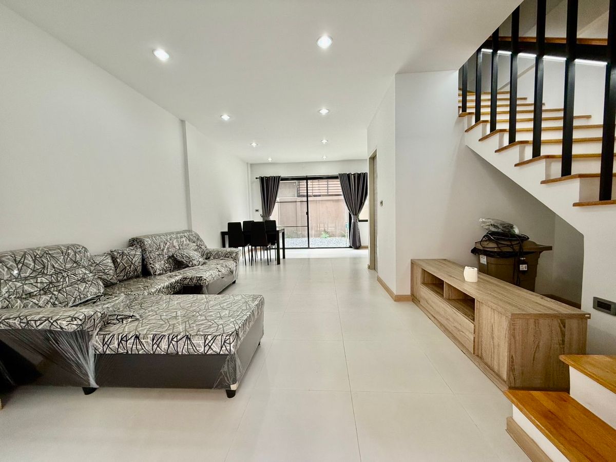 ให้เช่าทาวน์โฮมแจ้งวัฒนะ เมืองทอง : ให้เช่า ทาวน์โฮม 3 ชั้นครึ่ง โครงการ Haus Niche แจ้งวัฒนะ ทาวน์โฮมดีไซน์สวย ทำเลเงียบสงบ ใกล้สิ่งอำนวยความสะดวกครบครัน