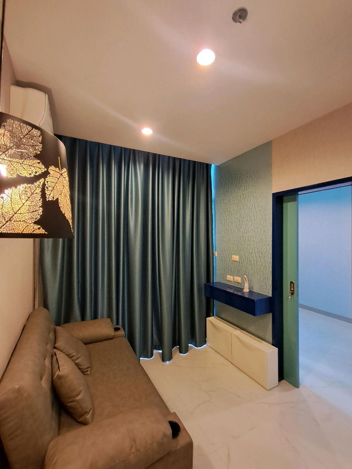 For SaleCondoPattaya, Bangsaen, Chonburi : Condo for urgent sale, AD The Grand Jomtien Pattaya, 12th floor, sea view, pool view, built-in furniture, complete electrical appliances, 200 meters from the sea, Jomtien Road 2