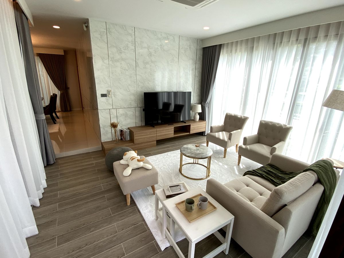 บ้านพัฒนาการ ศรีนครินทร์ : เช่า / ขาย บุราสิริ กรุงเทพกรีฑา type CARUNDA พื้นที่ใช้สอย 300 ตร.ม.  4 ห้องนอน 5 ห้องน้ำ (เจ้าของโพส)