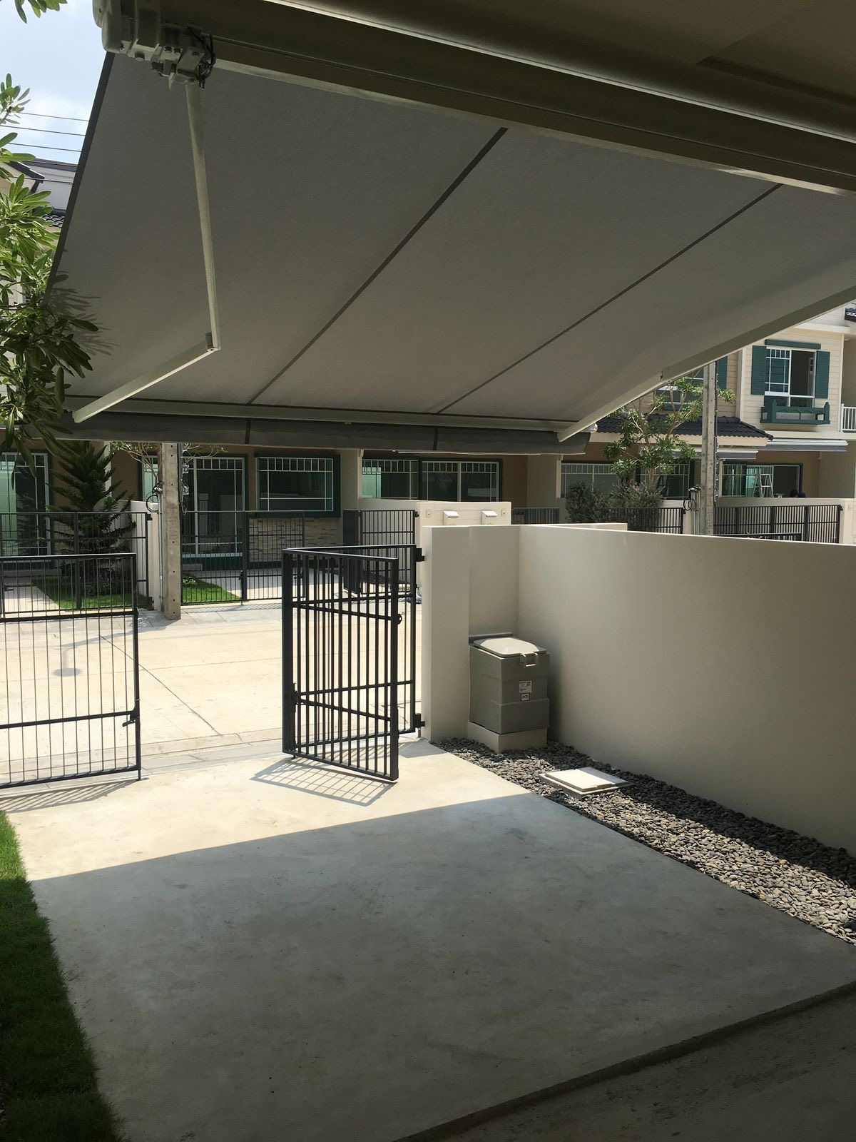 TownhomeBangna, Bearing, Lasalle : K-6494 Sale/Rent a Townhome, Indie Project, Bang Na Km. 7, empty house with air conditioner near Mega Bangna.