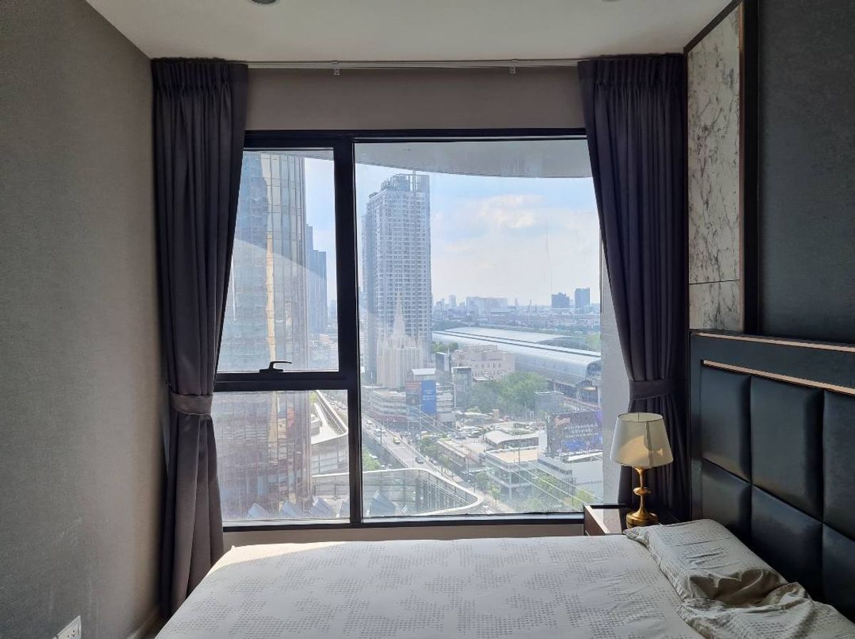 For RentCondoRama9, Petchburi, RCA : The Ideo Mobi Asoke Condo is convenient to travel near the MAT BTS.