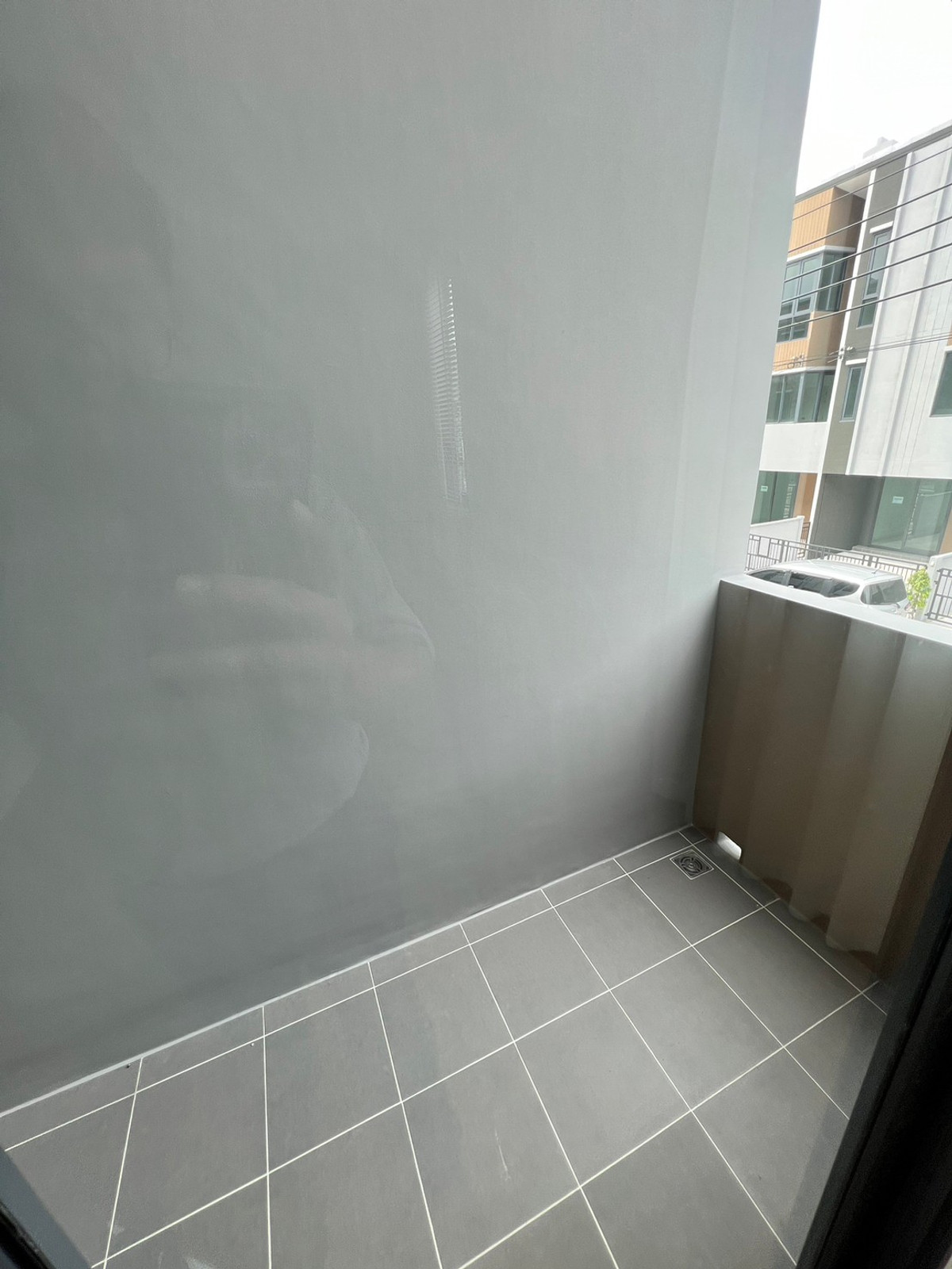 For RentHouseVipawadee, Don Mueang, Lak Si : Corner townhome, 5-mins drive to Harrow International School. Pets allowed. can register a Company. Additional furniture can be requested.