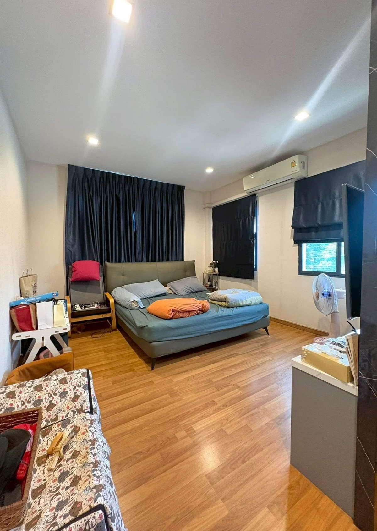 For RentHouseVipawadee, Don Mueang, Lak Si : house, 15 minutes to Don Mueang Airport, 4 bedrooms, 5 bathrooms, fully furnished, ready to move in.