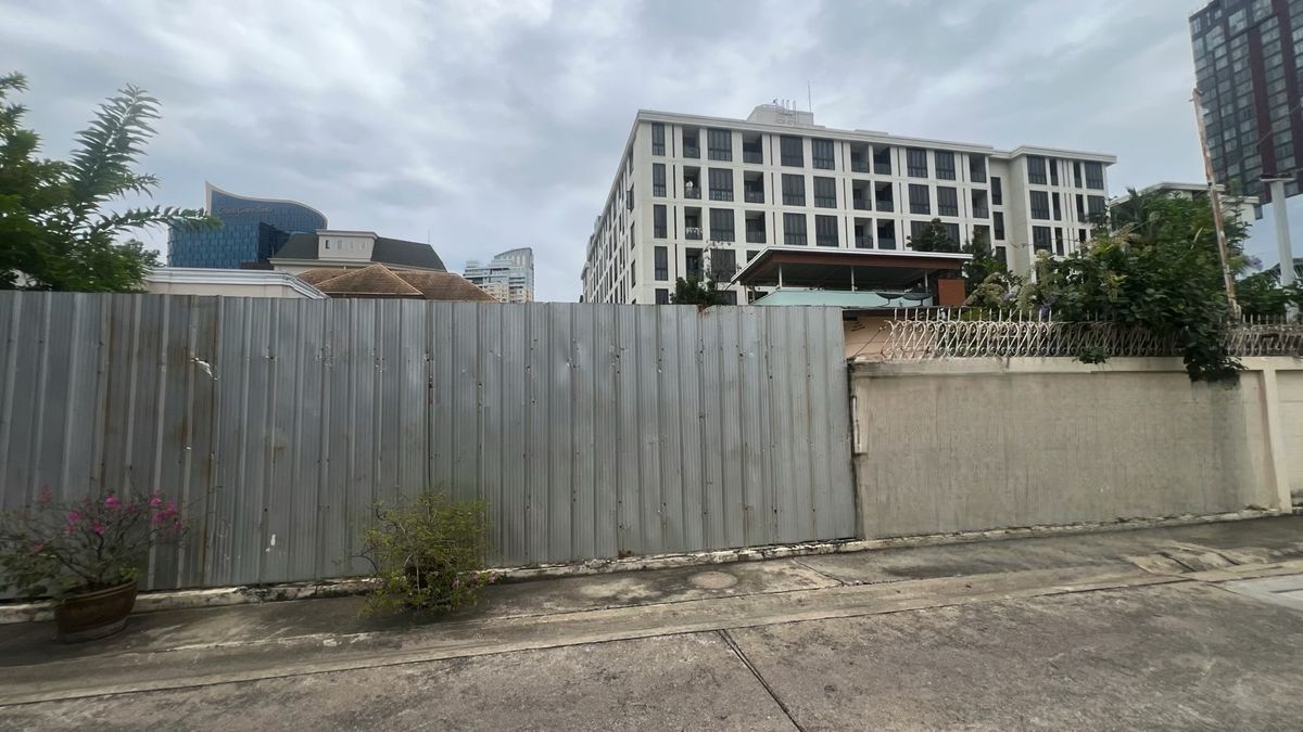 For SaleLandSukhumvit, Asoke, Thonglor : Land for sale in Sukhumvit, beautiful plot, Soi 61