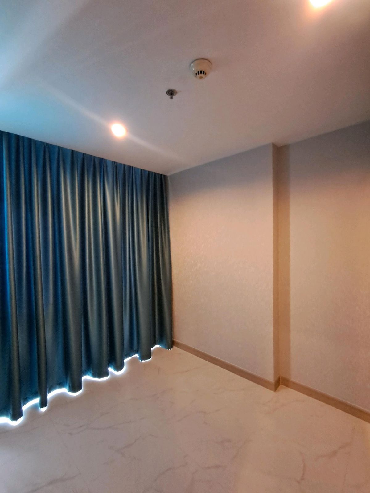 For SaleCondoPattaya, Bangsaen, Chonburi : Condo for urgent sale, AD The Grand Jomtien Pattaya, 12th floor, sea view, pool view, built-in furniture, complete electrical appliances, 200 meters from the sea, Jomtien Road 2
