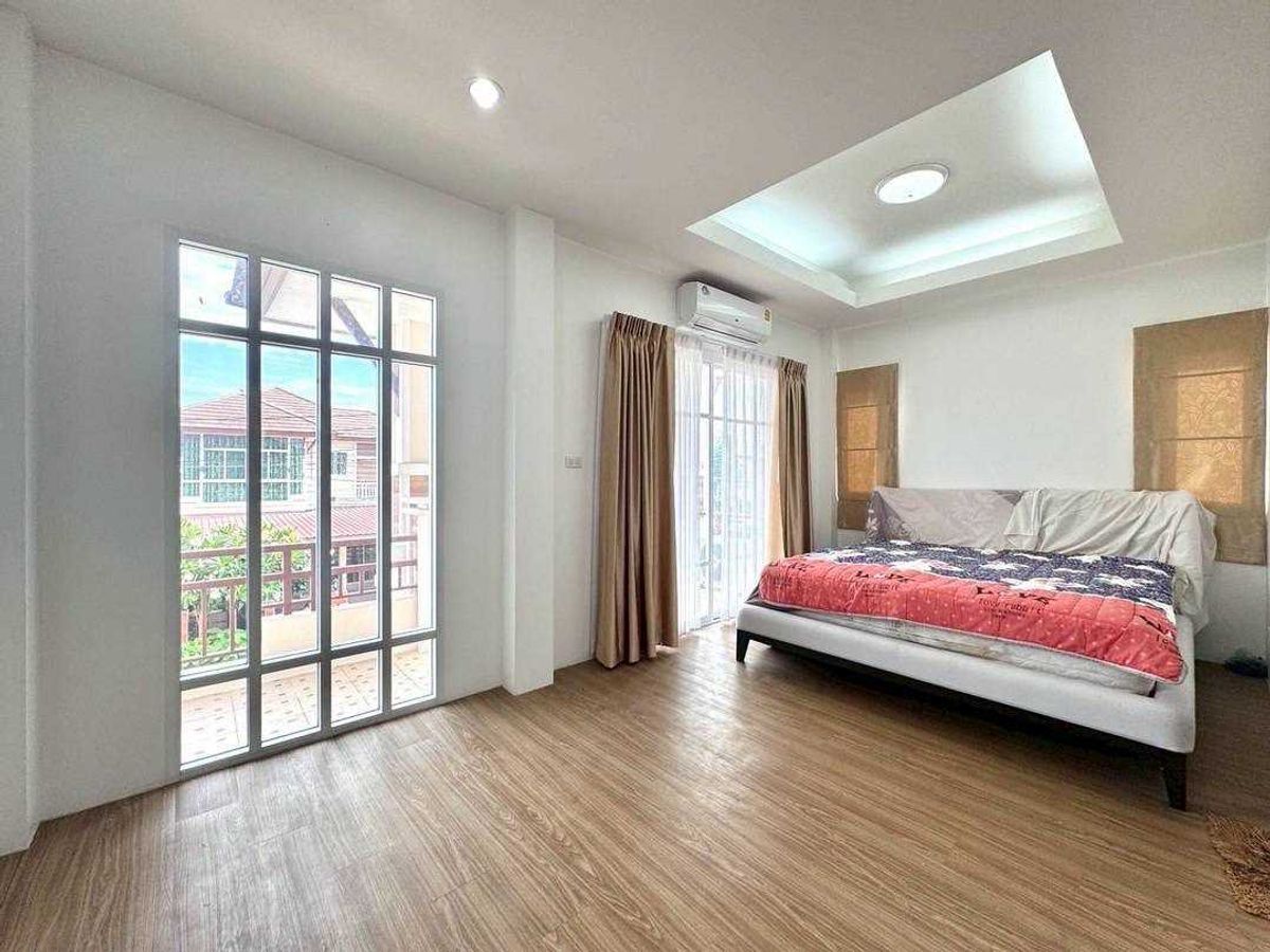 HouseSriracha Laem Chabang Ban Bueng : Detached House for Sale: Siam Thara Mantra Village, 207 sqm, near Motorway