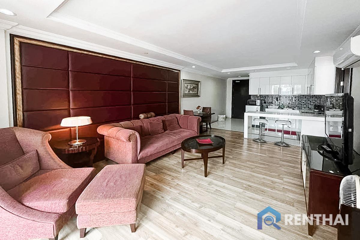 For RentCondoPattaya, Bangsaen, Chonburi : Large 1bed condo with terrace and washing machine