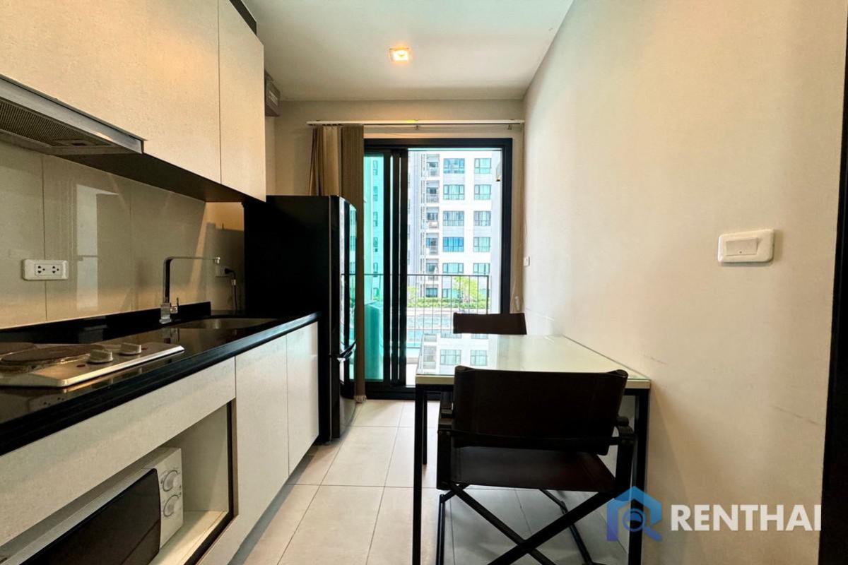 ขายคอนโดพัทยา บางแสน ชลบุรี สัตหีบ : คอนโดพัทยา The Base central Pattaya 1 ห้องนอน 30 ตร.ม วิวสระว่ายน้ำ ชื่อต่างชาติ ราคาดีๆ