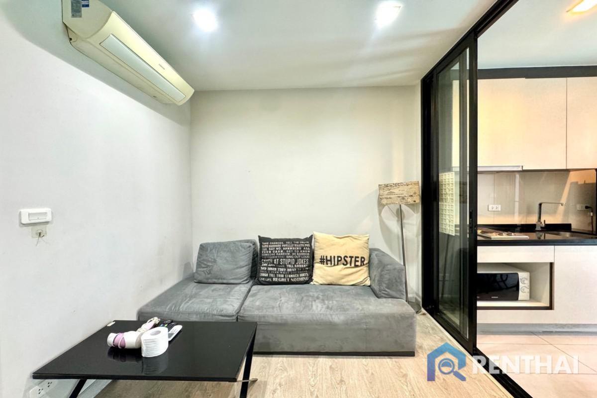 ขายคอนโดพัทยา บางแสน ชลบุรี สัตหีบ : คอนโดพัทยา The Base central Pattaya 1 ห้องนอน 30 ตร.ม วิวสระว่ายน้ำ ชื่อต่างชาติ ราคาดีๆ