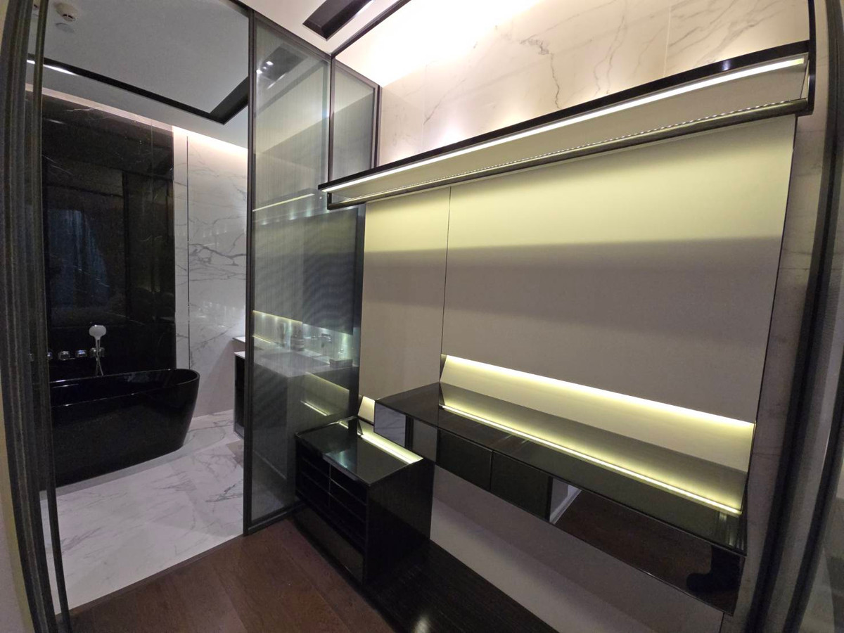 For RentCondoSukhumvit, Asoke, Thonglor : (For Rent) The Bangkok Thonglor – Luxury Condo near BTS Thong Lor Spacious unit in an excellent location, complete with full facilities.