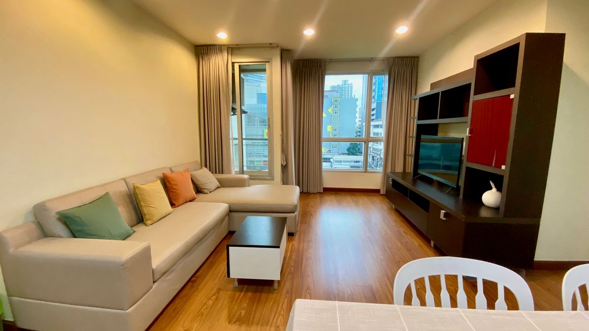 For RentCondoSukhumvit, Asoke, Thonglor : Low rise 2 bed 2 bath 75 sqm condo at The Address Sukhumvit 42 for rent 35,000THB per month, Ekkamai BTS station