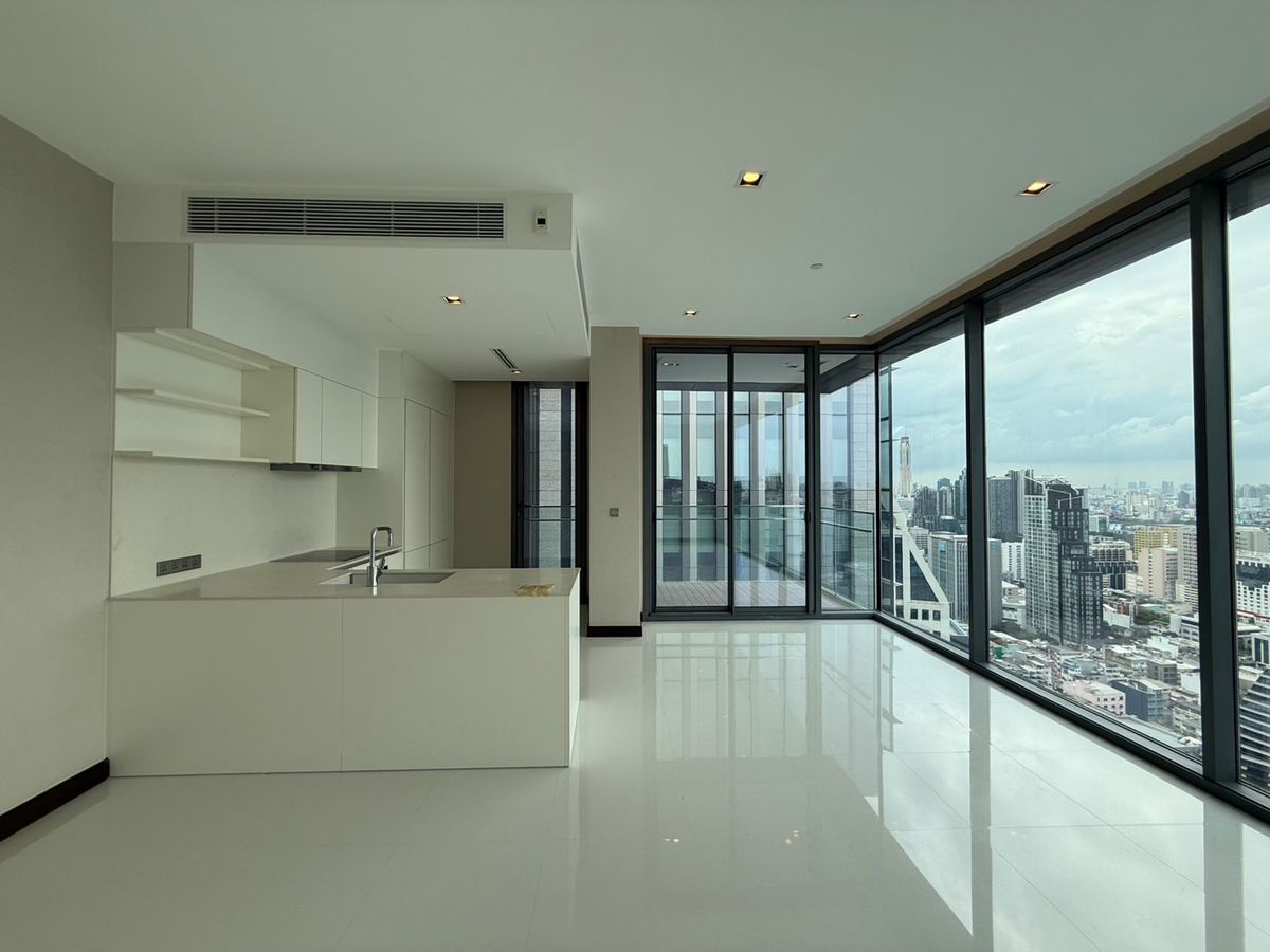 ขายคอนโดนานา : โปรปิดตึก *** รูปห้องจริง *** Q1 Sukhumvit 3 beds 4 baths 158.45 sq.m. P/F ** Fixed 3 parking