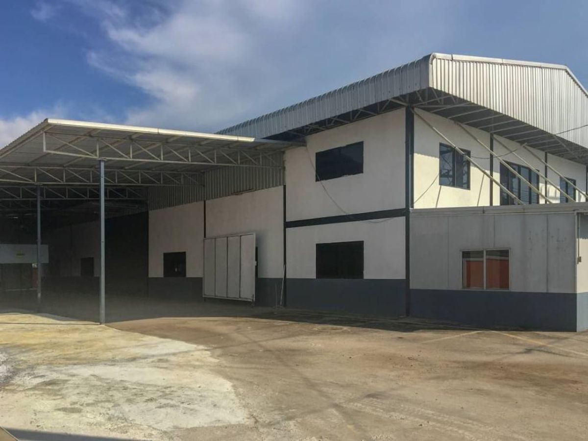 For SaleFactorySriracha Laem Chabang Ban Bueng : Selling or renting 1 rai of factory, located behind Ban Bueng Market 10 kilograms Near Ban Bueng Expressway and Laem Chabang Port, Chon Buri