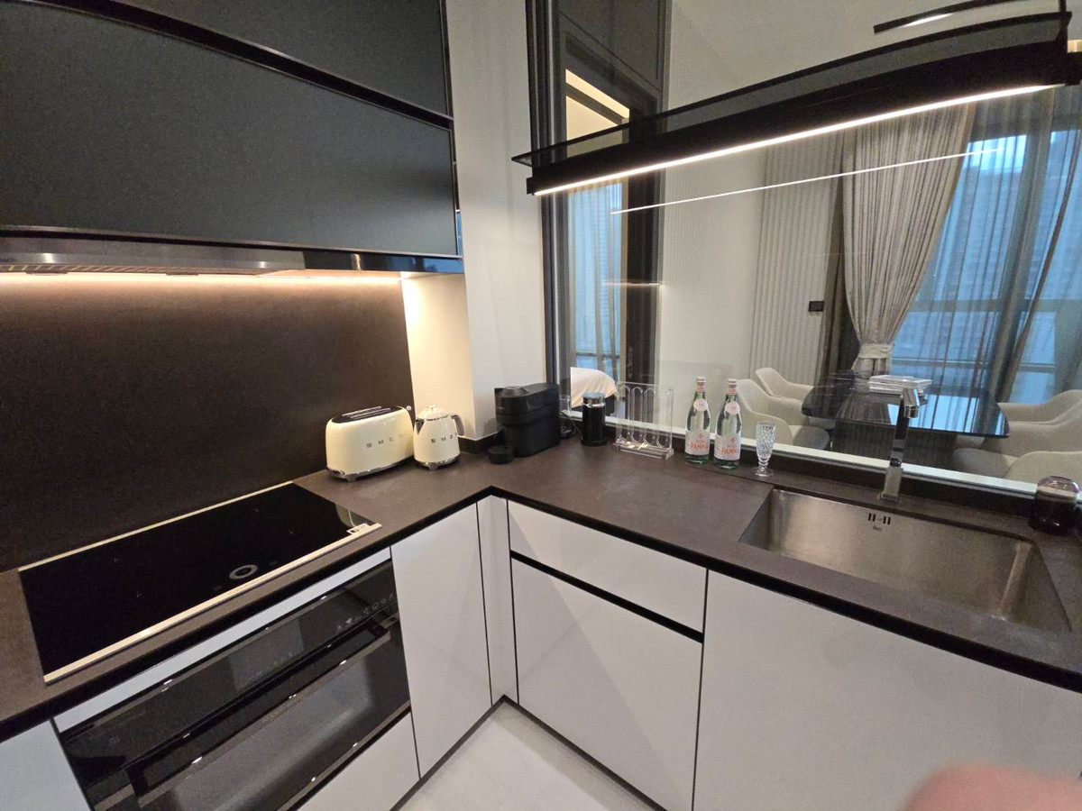 For RentCondoSukhumvit, Asoke, Thonglor : (For Rent) The Bangkok Thonglor – Luxury Condo near BTS Thong Lor Spacious unit in an excellent location, complete with full facilities.