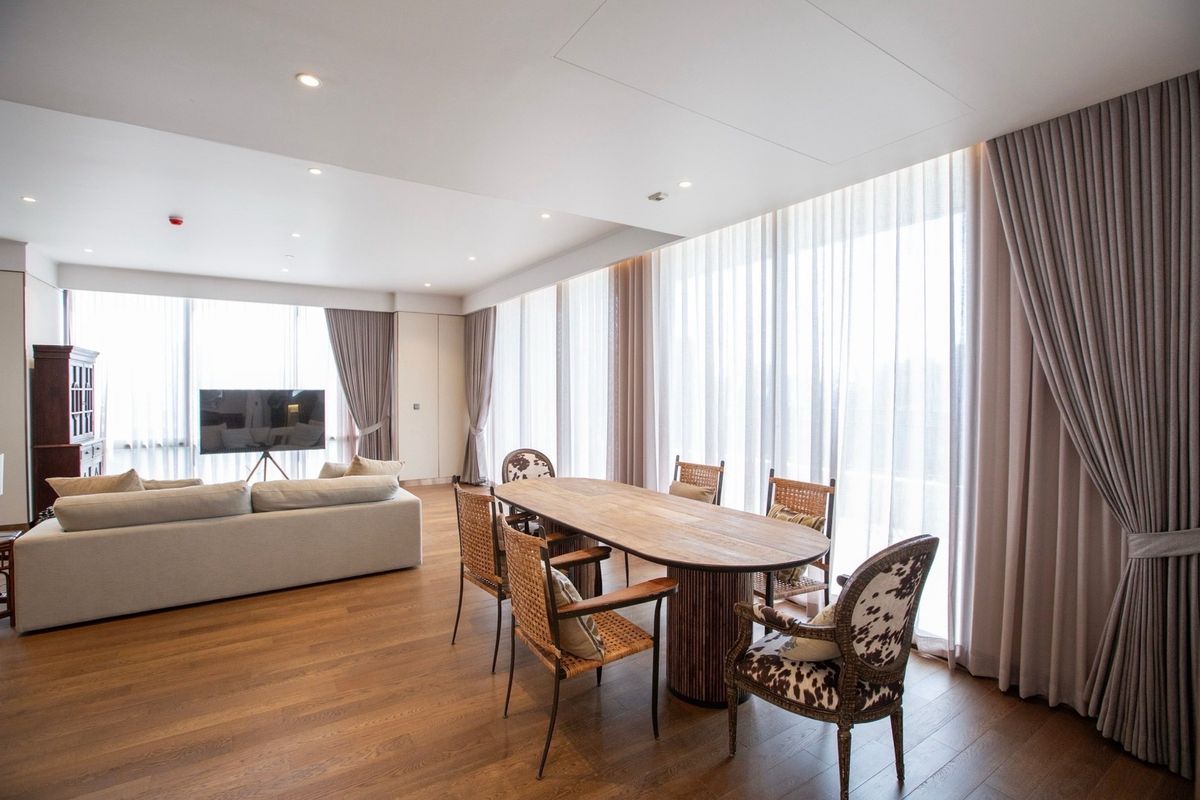 For SaleCondoWitthayu, Chidlom, Langsuan, Ploenchit : 📢👇Rare Item, sell with tenant til June 2026 Buyer can request unit without tenant (60-day prior notice)
PENTHOUSE at Muniq Langsuan, long big balcony , opposite Lumpini park, Sindhorn village , Velaa community mall, new big project ONE Bangkok 