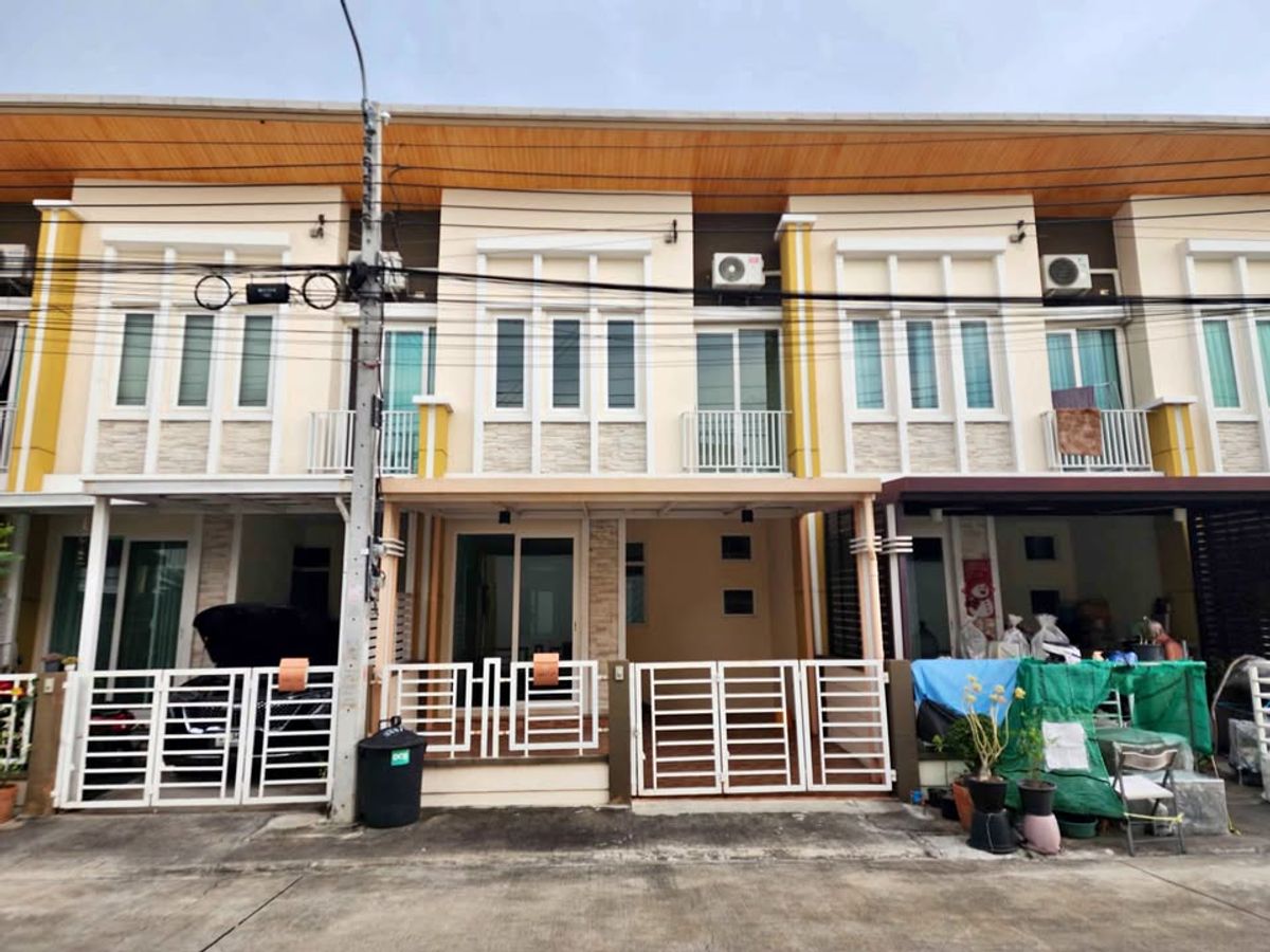 ให้เช่าทาวน์โฮมลาดกระบัง สุวรรณภูมิ : ให้เช่าทาวน์โฮม เฉลิมพระเกียรติ-สวนหลวง ใกล้ซีคอนศรีนครินทร์ ใกล้สนามบินสุวรรณภูมิ