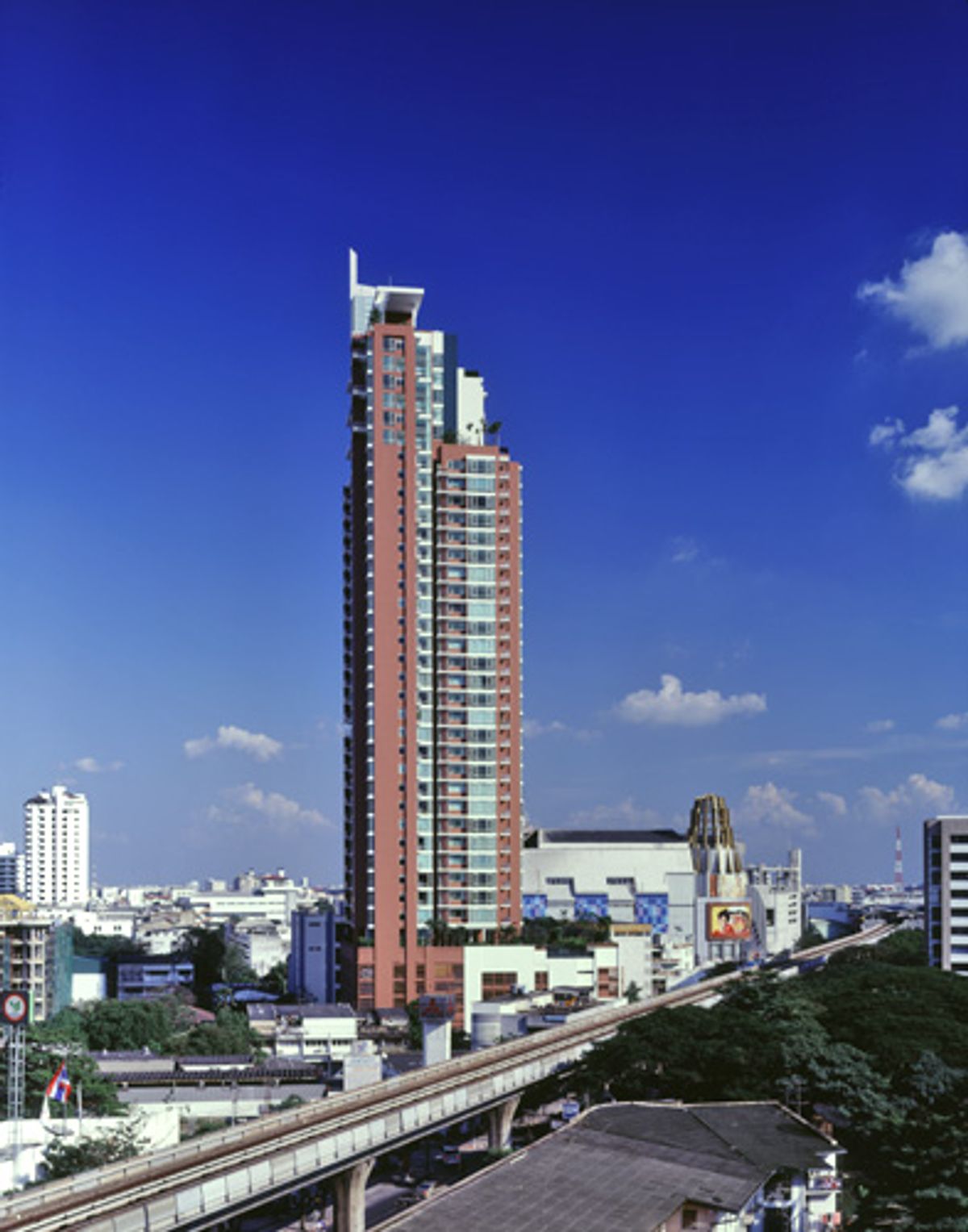 For RentCondoSukhumvit, Asoke, Thonglor : Condo for rent, Fullerton Sukhumvit, near the Ekkamai BTS BTS and Thonglor.