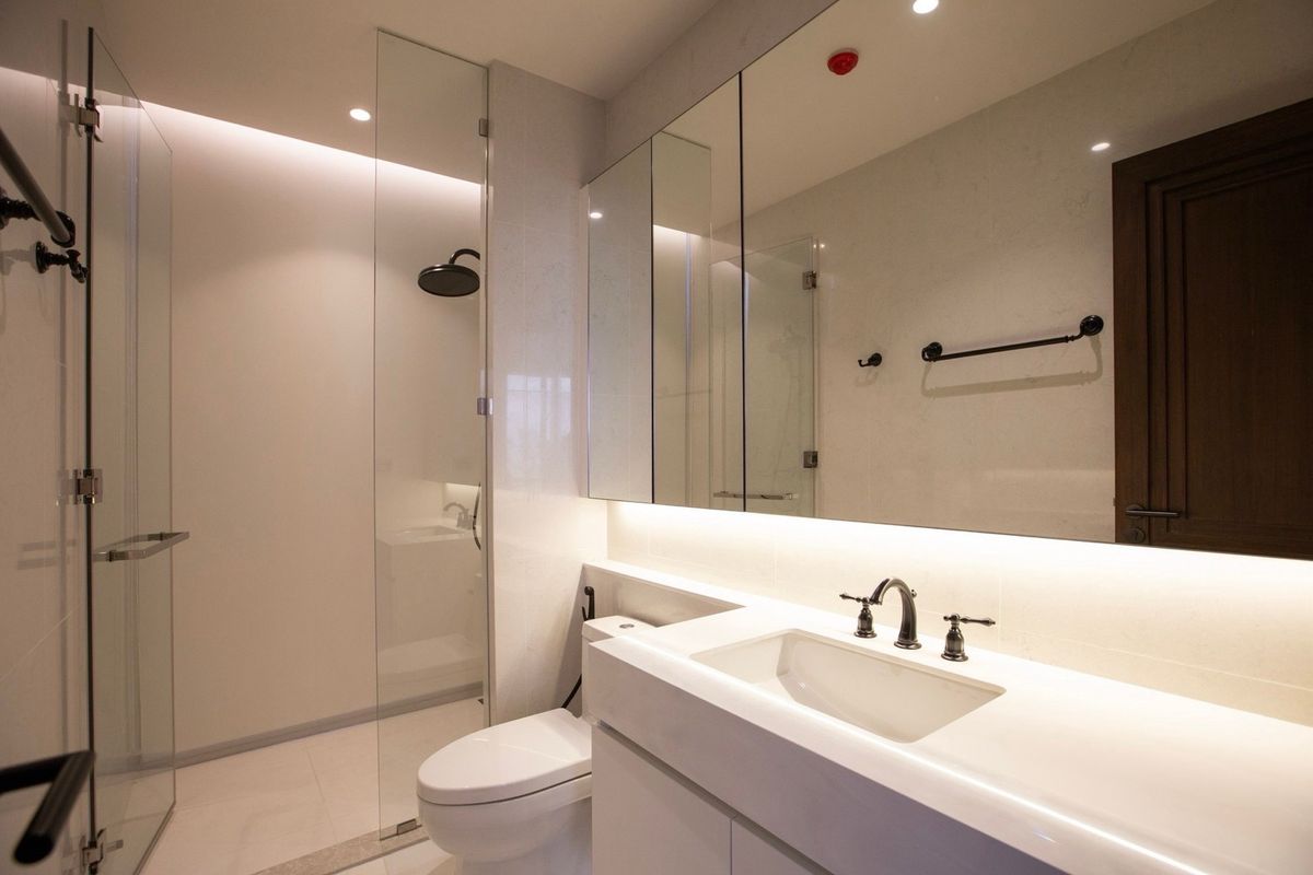 For SaleCondoWitthayu, Chidlom, Langsuan, Ploenchit : 📢👇Rare Item, sell with tenant til June 2026 Buyer can request unit without tenant (60-day prior notice)
PENTHOUSE at Muniq Langsuan, long big balcony , opposite Lumpini park, Sindhorn village , Velaa community mall, new big project ONE Bangkok 