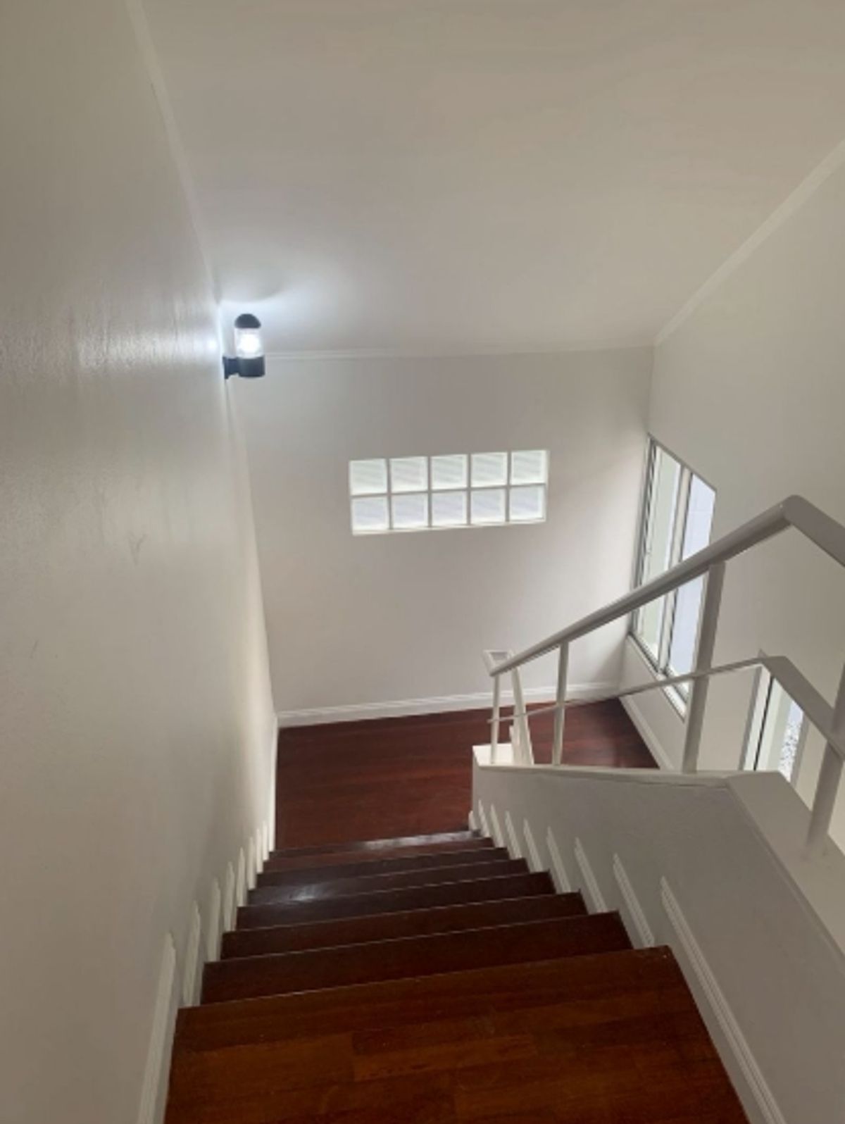 ขายบ้านนวมินทร์ รามอินทรา : ขายบ้านเดี่ยว 2 ชั้น , เนื้อที่ 61.8 ตรว.  หมู่บ้านสัมมากร 2 ถนนสามวา 20 แขวงบางชัน  เขตคลองสามวา  จังหวัดกรุงเทพมหานคร (ตกแต่งใหม่ พร้อมอยู่ )