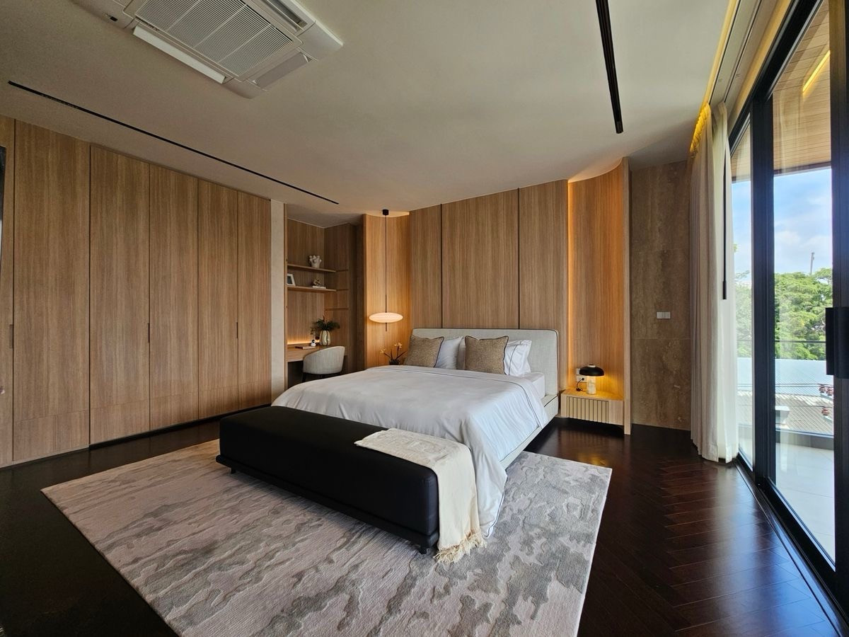 ขายบ้านเลียบทางด่วนรามอินทรา : ราคาพิเศษ🔥CIRA Residences ที่สุดของทำเลหรู! ทำเล เอกมัย-รามอินทรา บ้าน Ultra Luxury 1,223 ตร.ม. ลิฟต์+สระว่ายน้ำ นัดหมายชม 📲  086-795-9997 (จิมมี่)