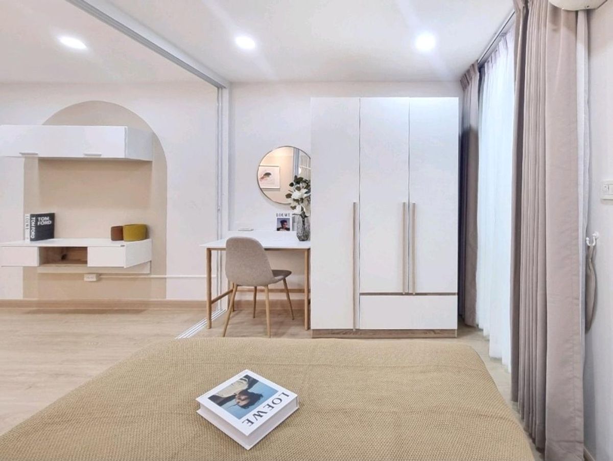 For SaleCondoLadprao101, Happy Land, The Mall Bang Kapi : Carrying the bag in. Sell a studio, Ladprao 102, new room, function, size 30+ sq.m.