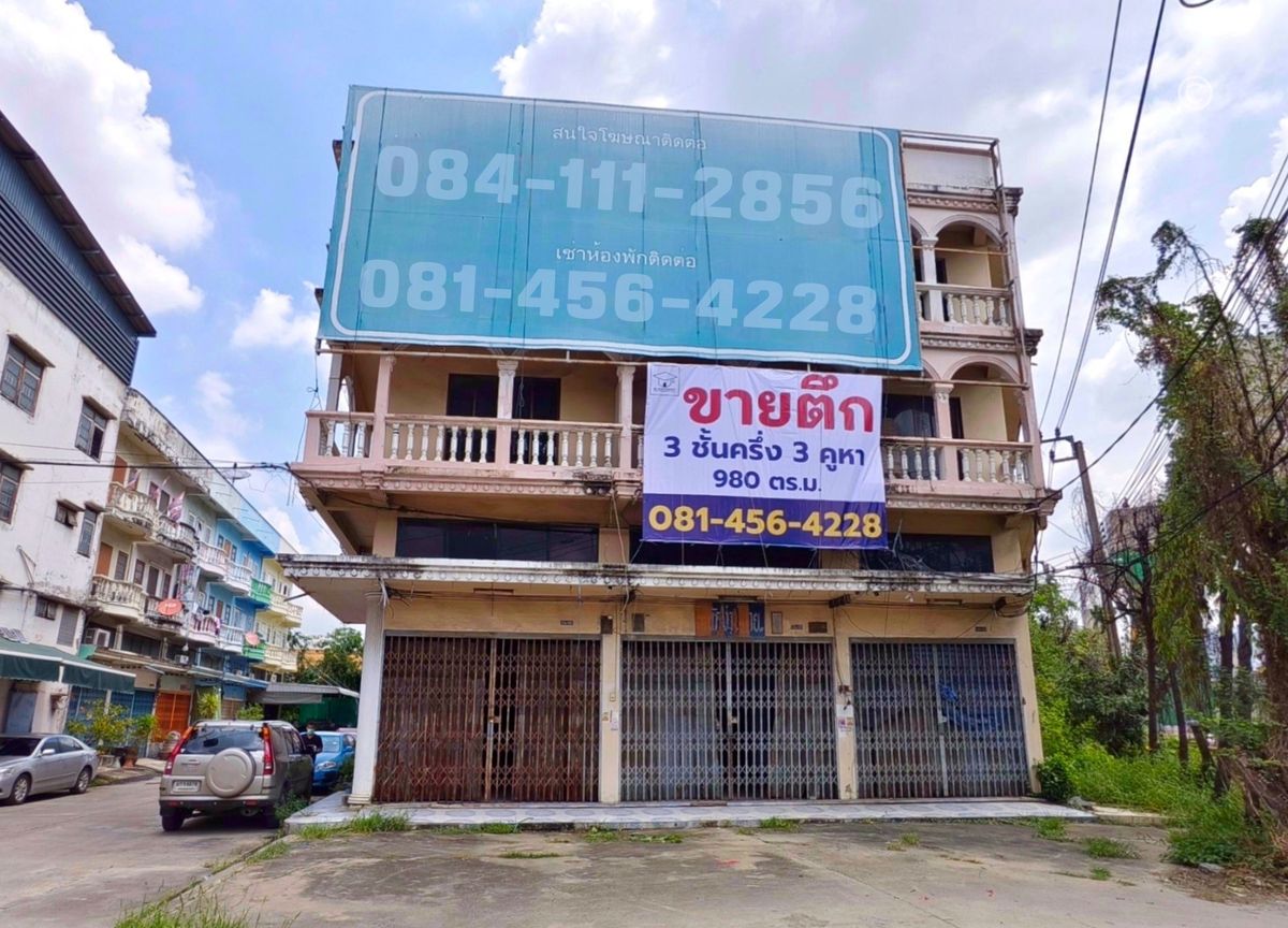 ขายอาคารพาณิชย์พระราม 2 บางขุนเทียน : ขายอาคารพาณิชย์ ทำเลดีน่าลงทุน 3 ชั้นครึ่ง 82 ตรว. (พระราม 2 ซ.3) ใกล้ สนง.เขตจอมทอง